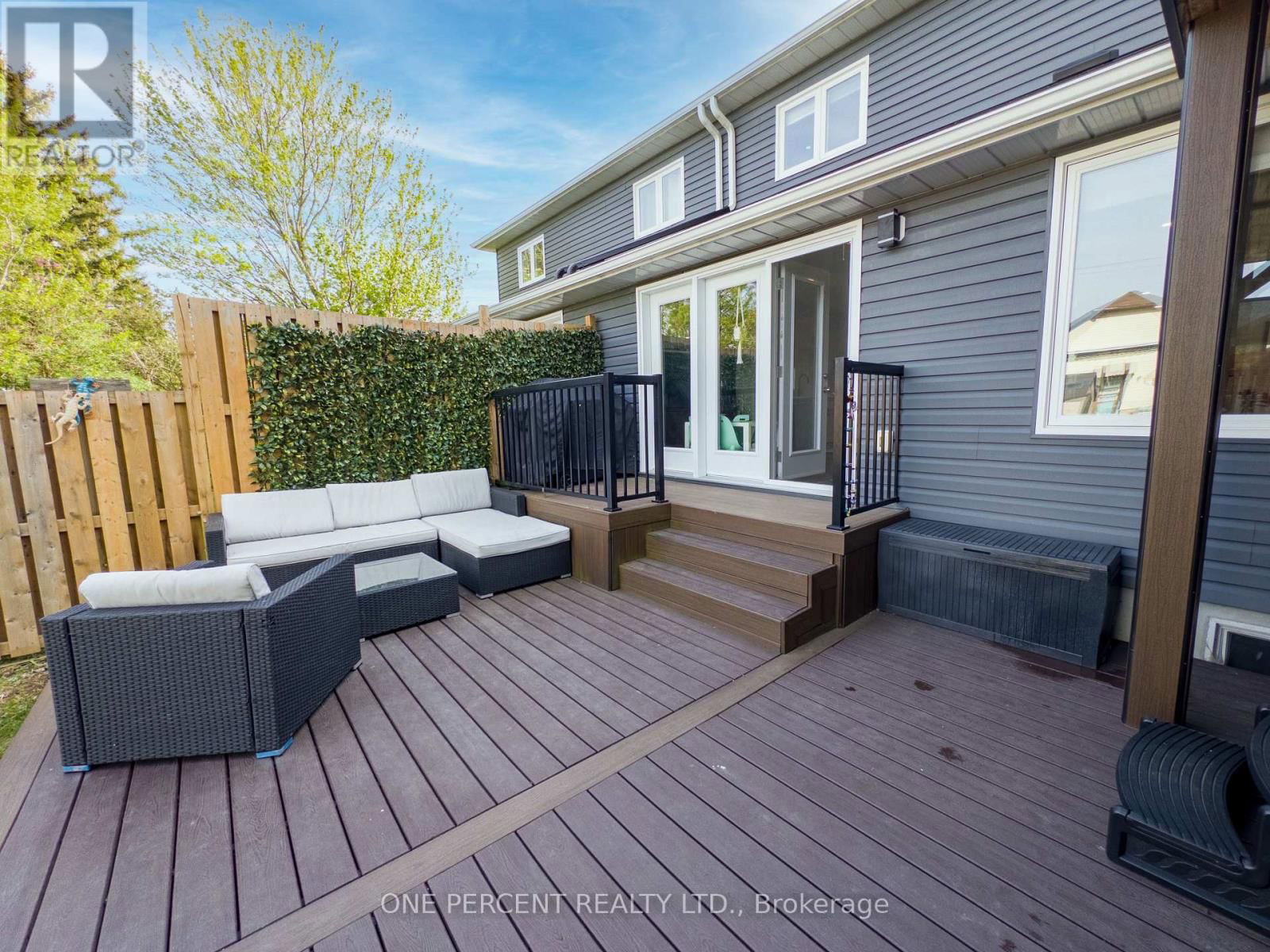 835 QUEEN STREET Image 37