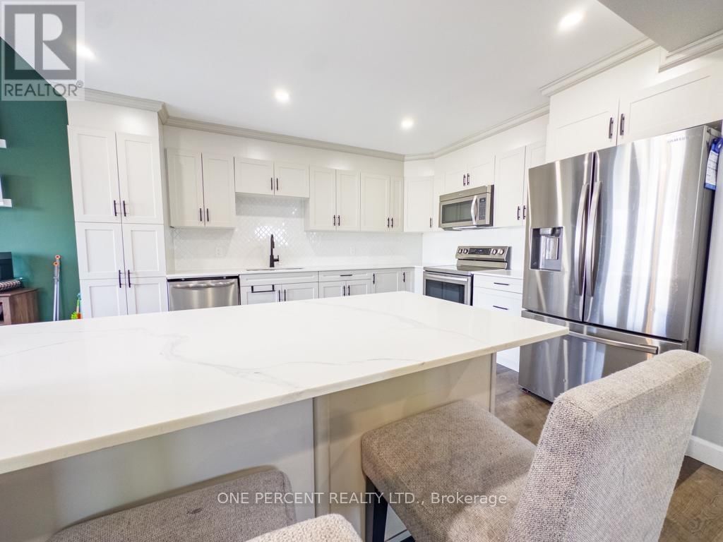 835 QUEEN STREET Image 8