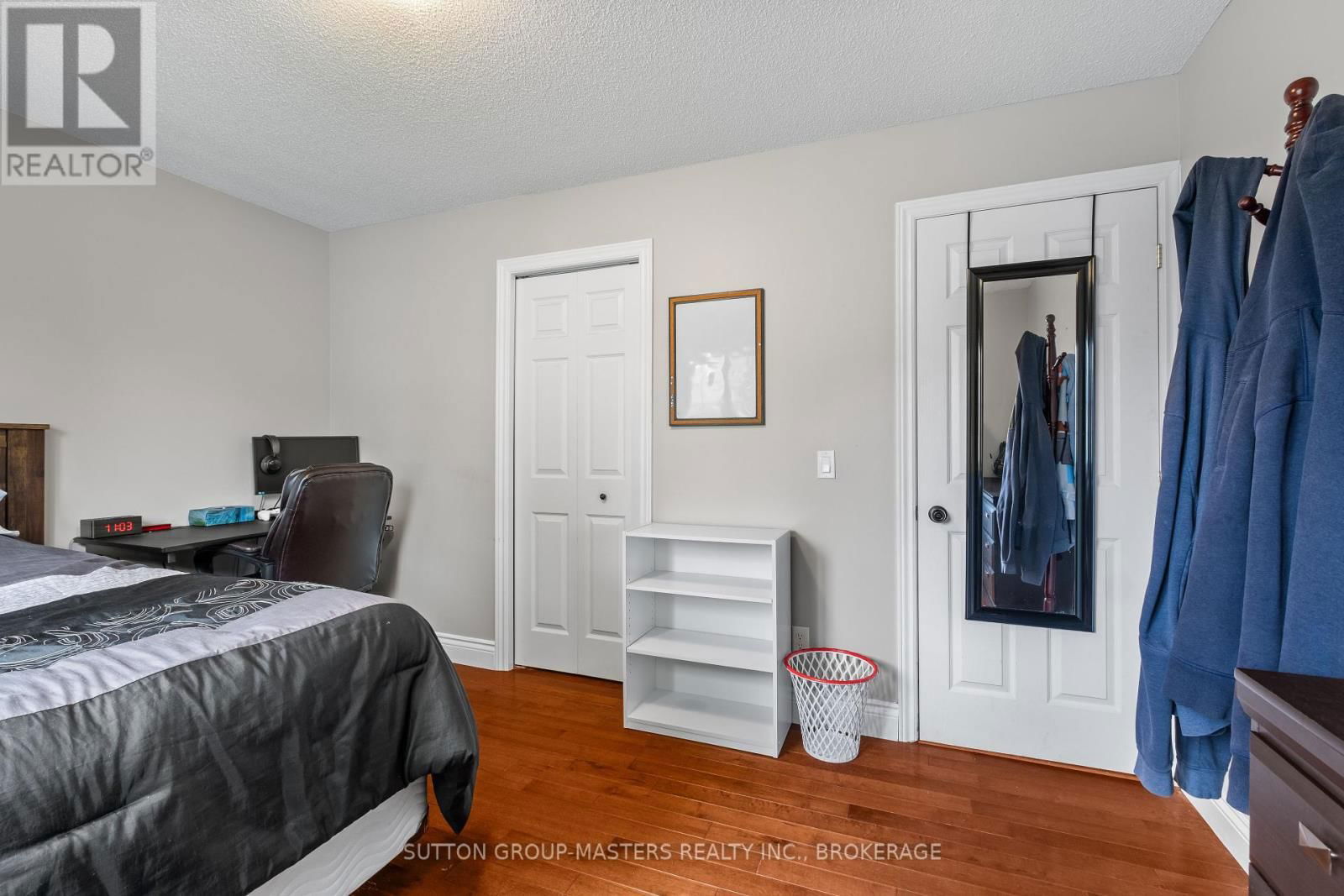 377 BOXWOOD STREET Image 26