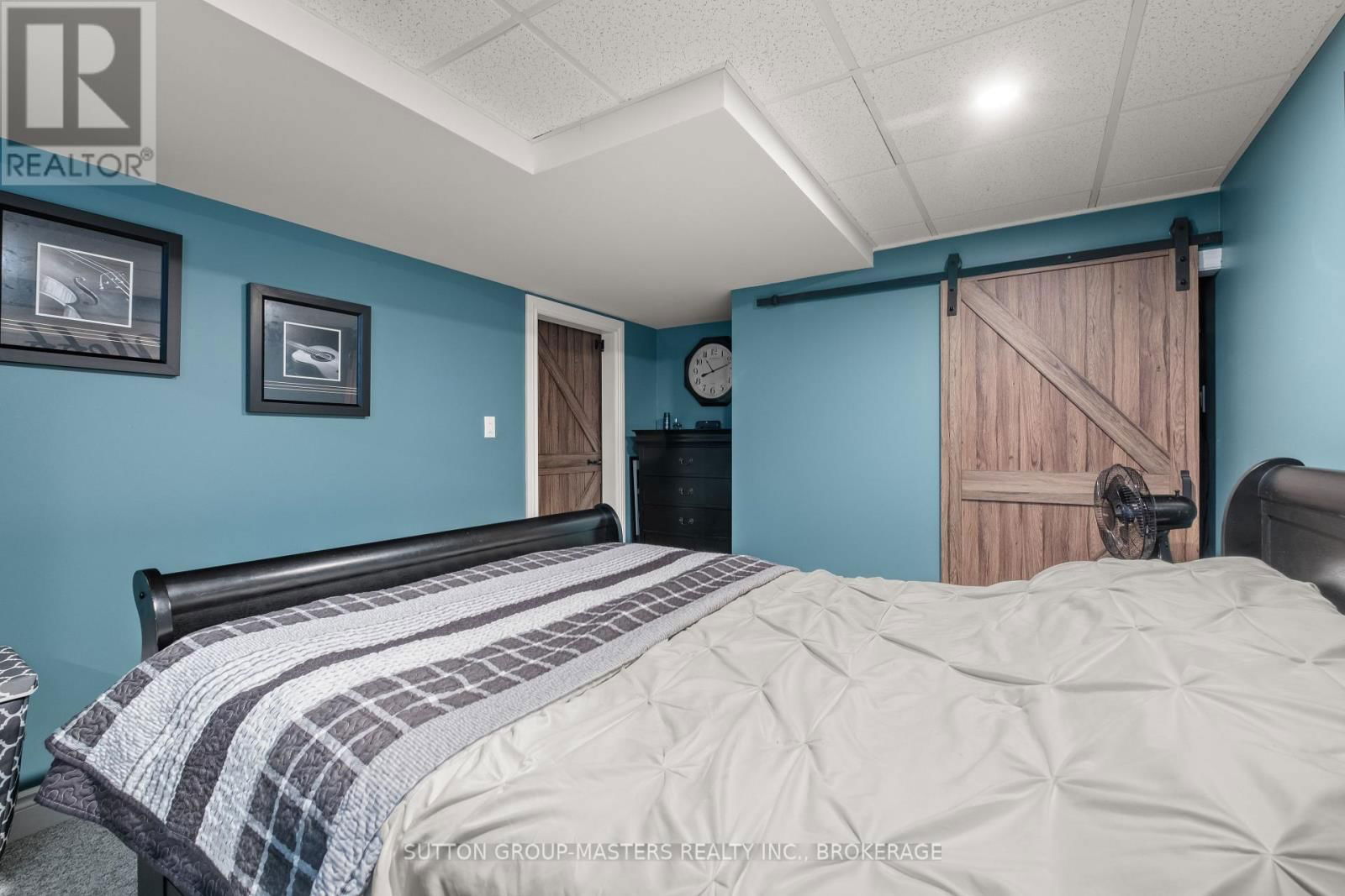 377 BOXWOOD STREET Image 34