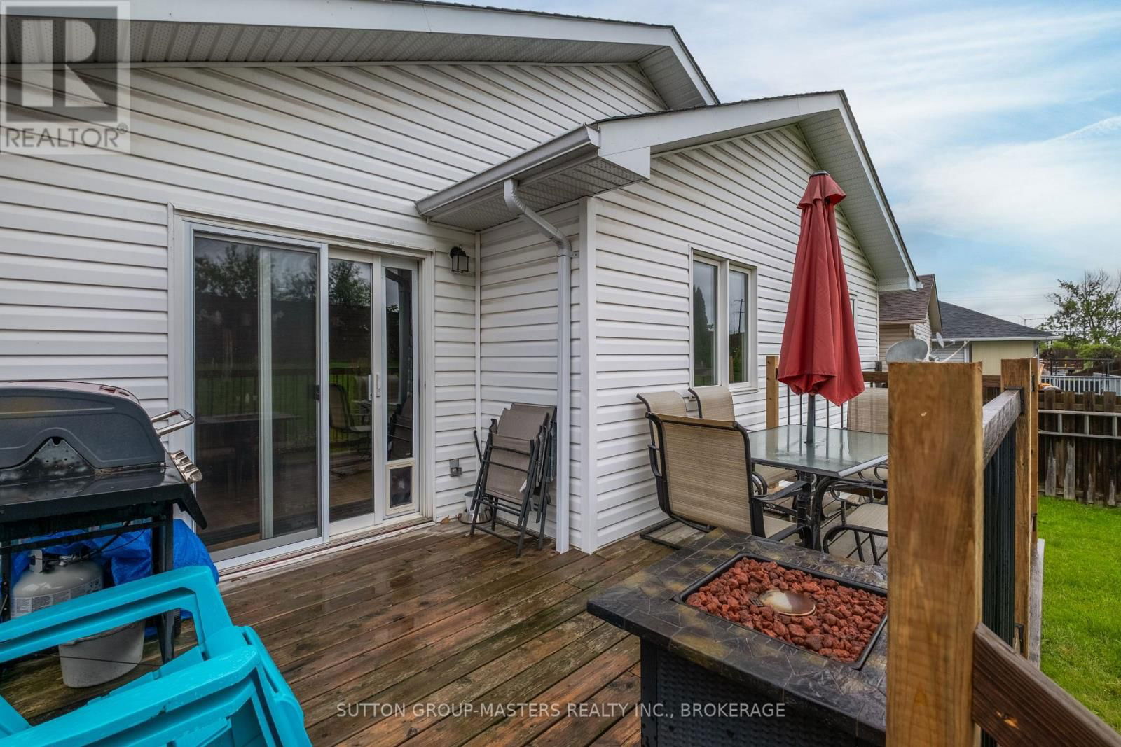 377 BOXWOOD STREET Image 35