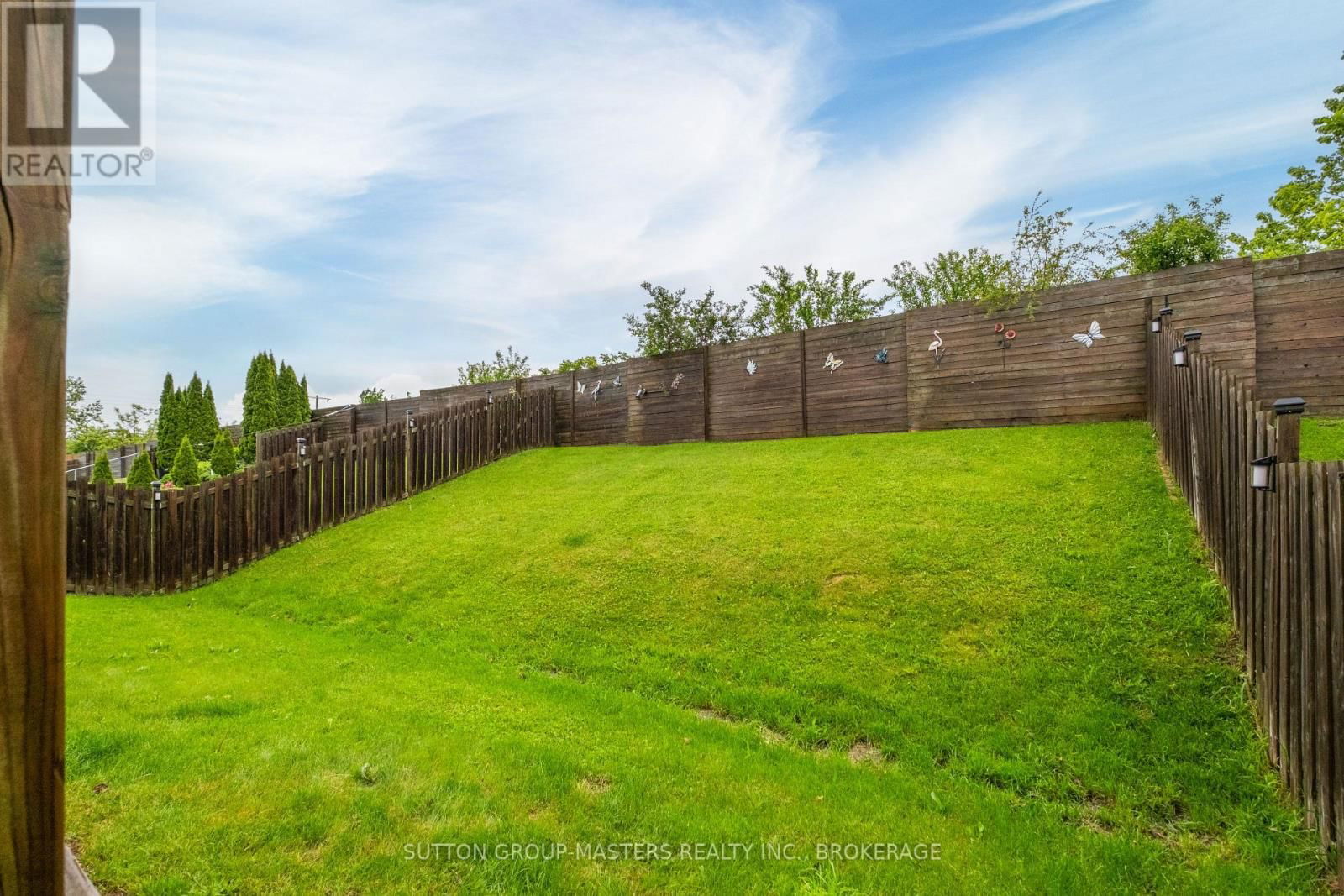 377 BOXWOOD STREET Image 37