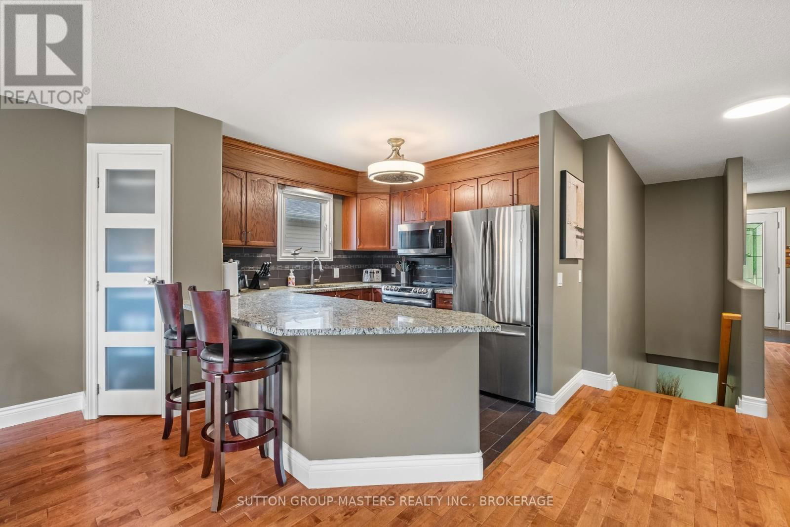 377 BOXWOOD STREET Image 7