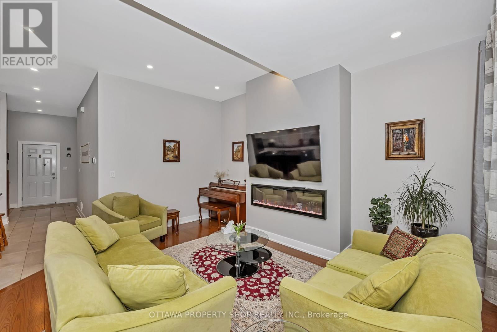 1355 MORY STREET Image 11