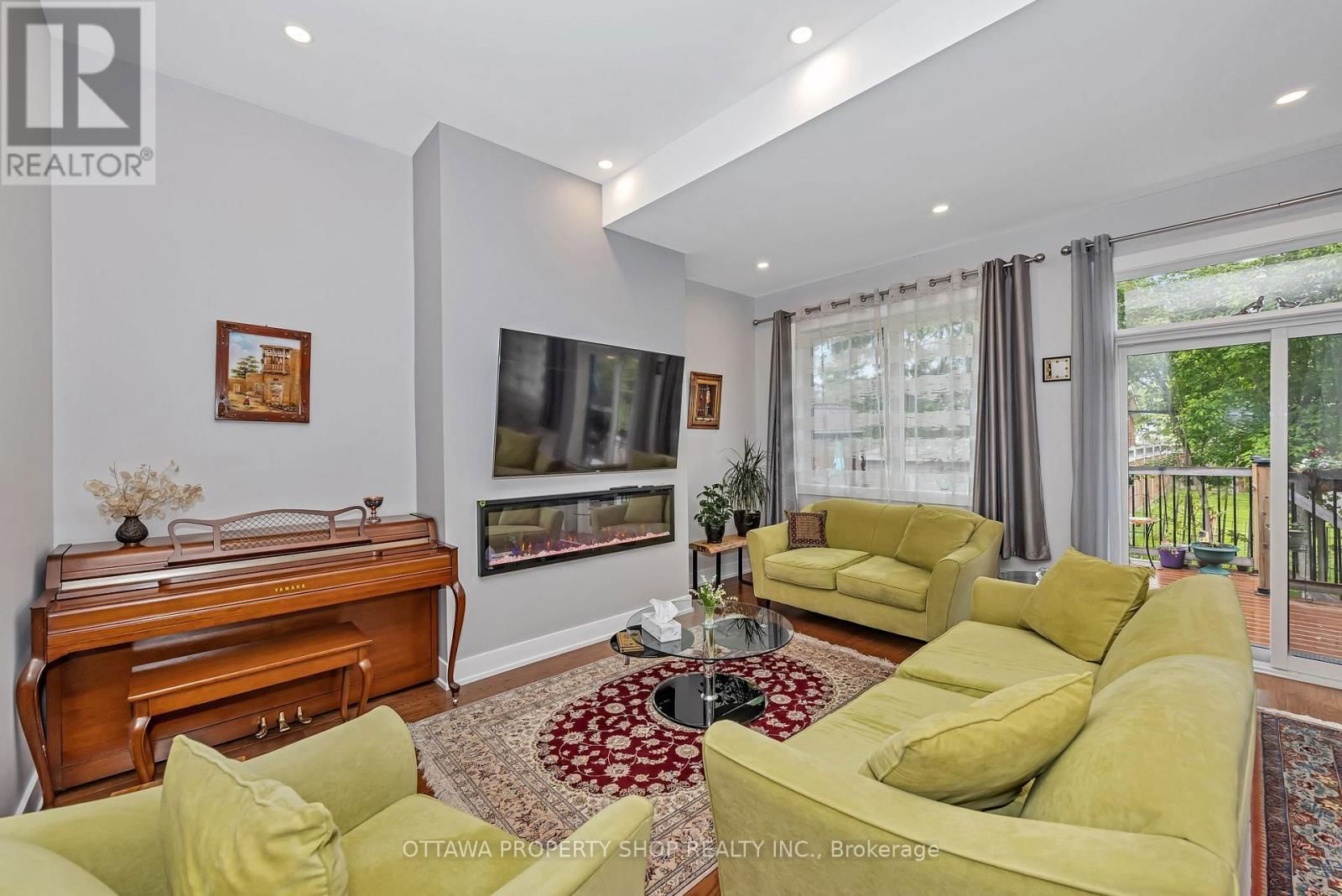 1355 MORY STREET Image 12