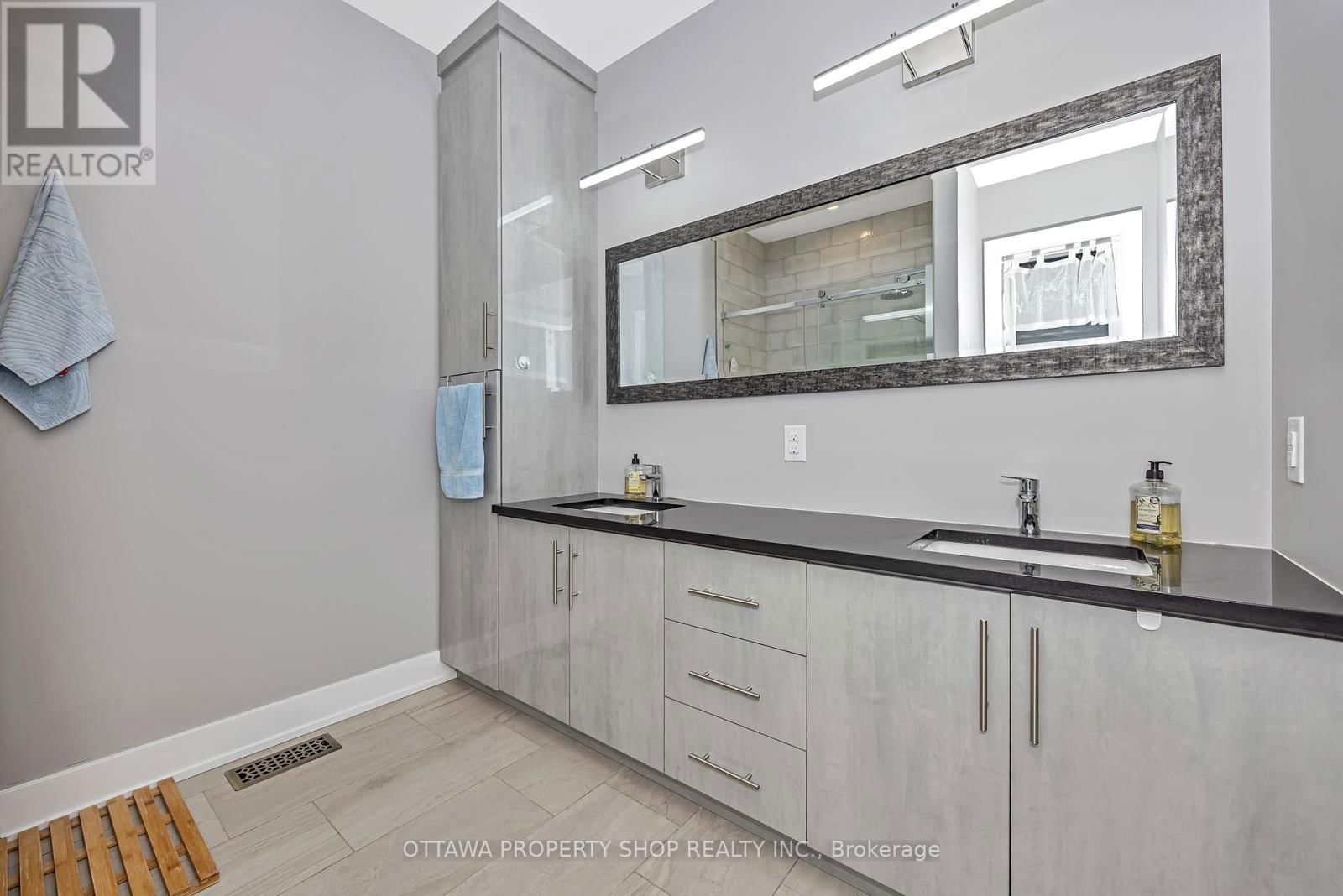 1355 MORY STREET Image 24