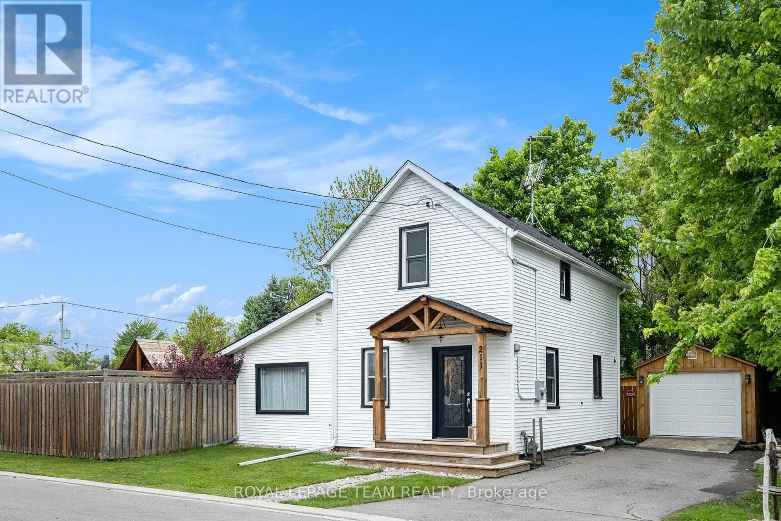 211 DRUMMOND STREET WEST Image 1