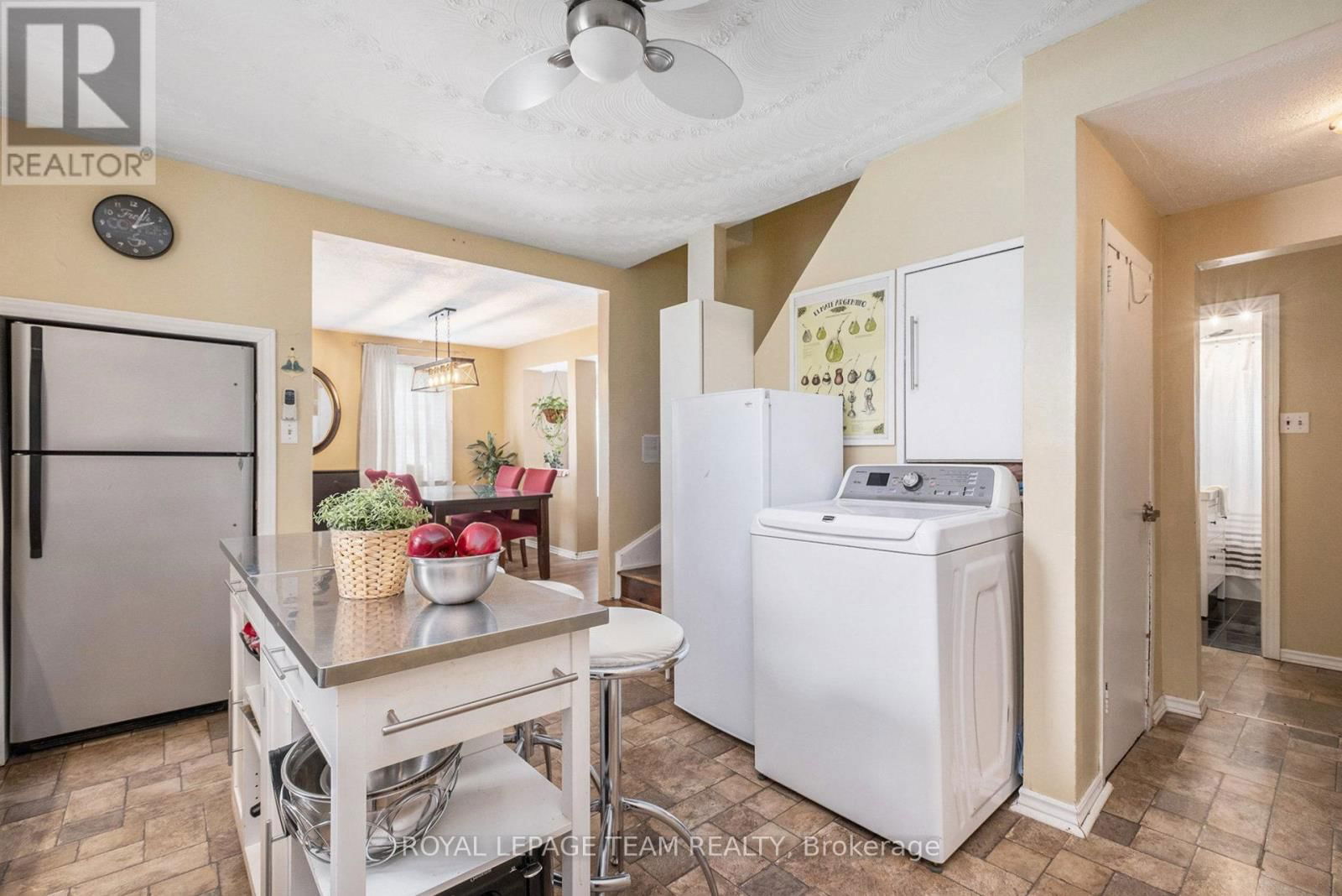 211 DRUMMOND STREET WEST Image 13