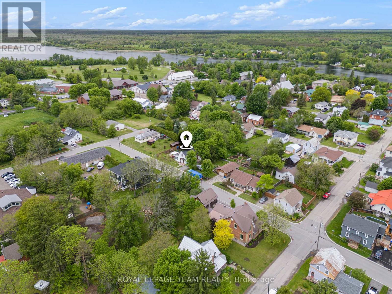 211 DRUMMOND STREET WEST Image 33