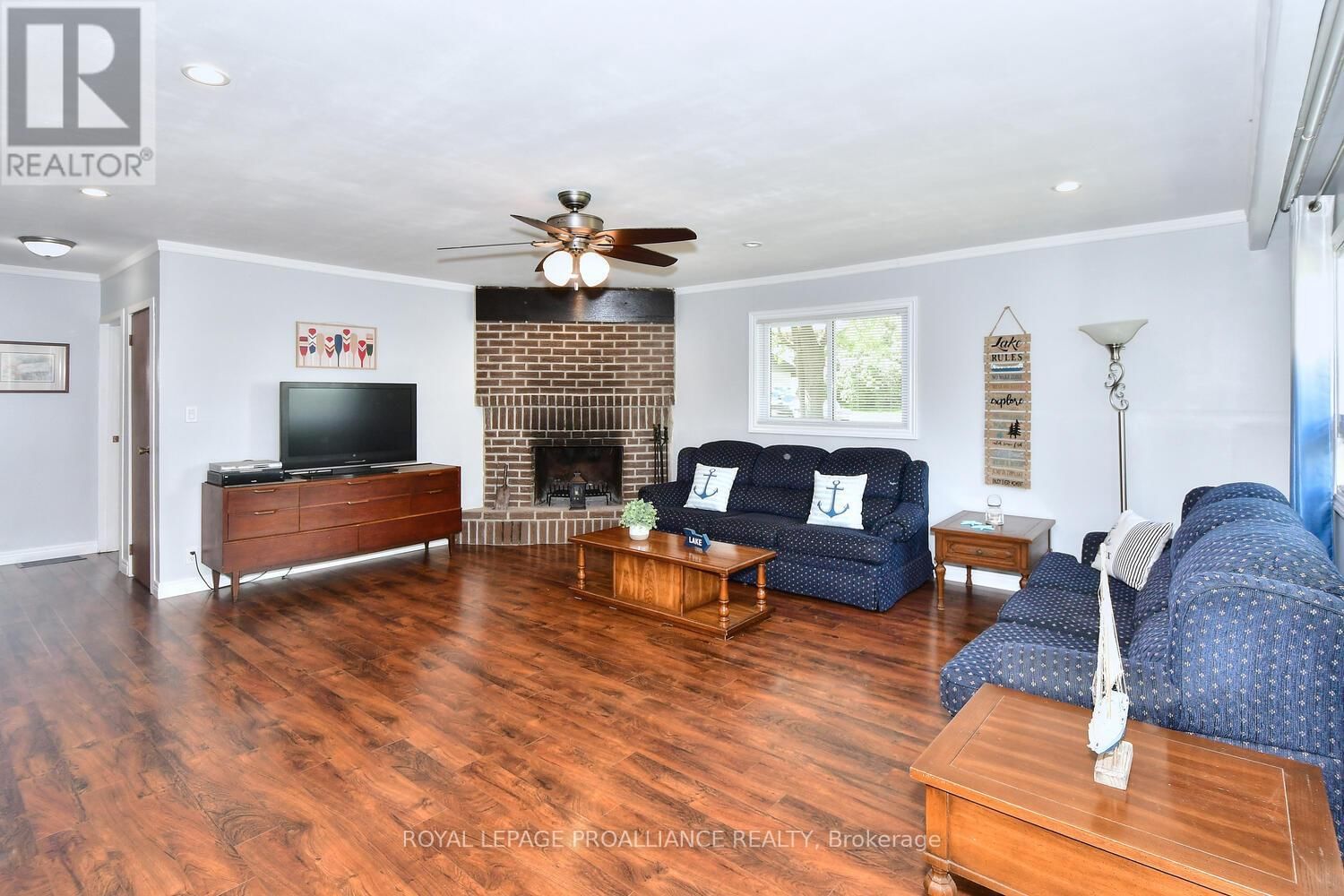 64 LANGS ROAD Image 12