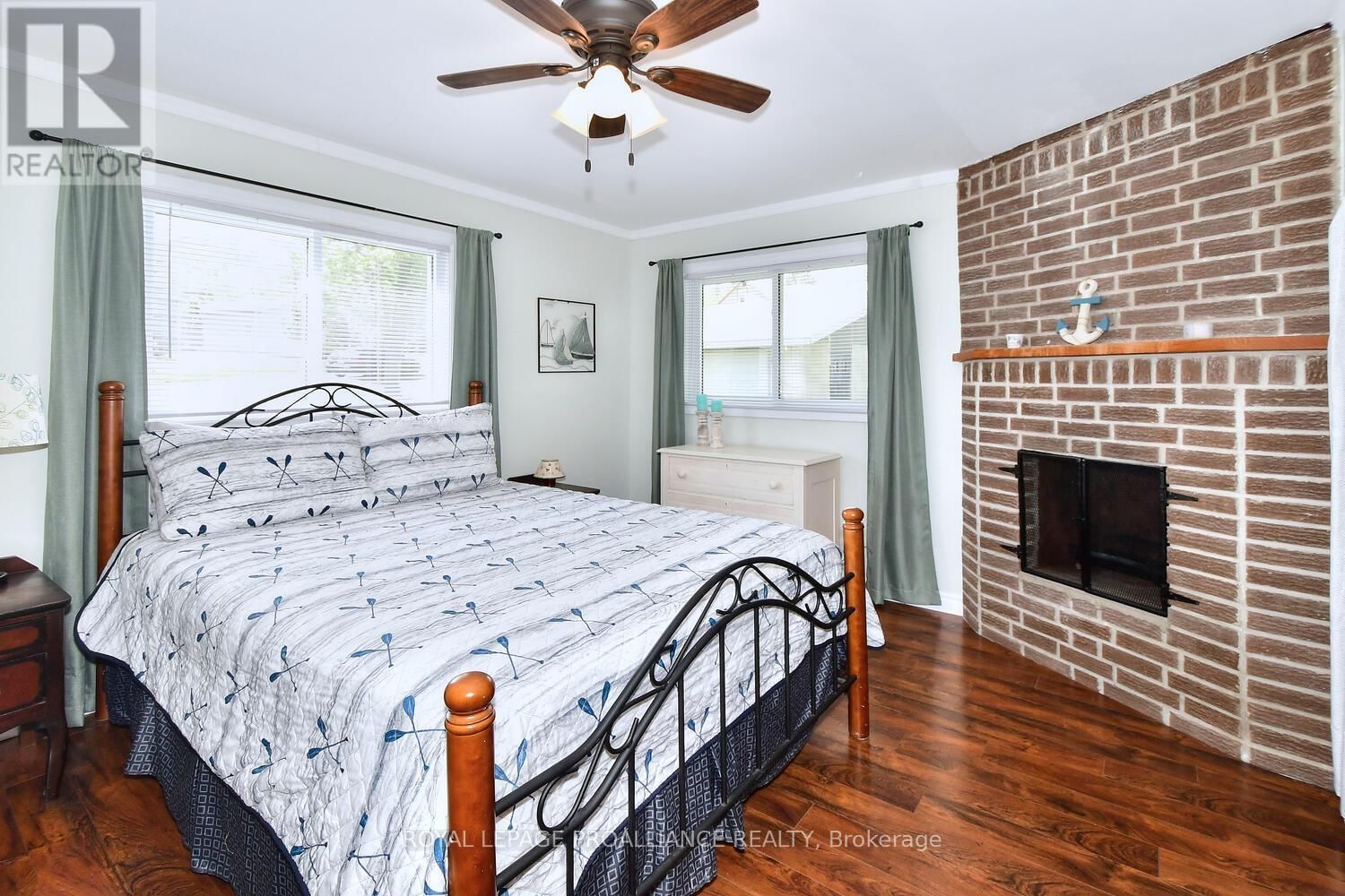64 LANGS ROAD Image 18