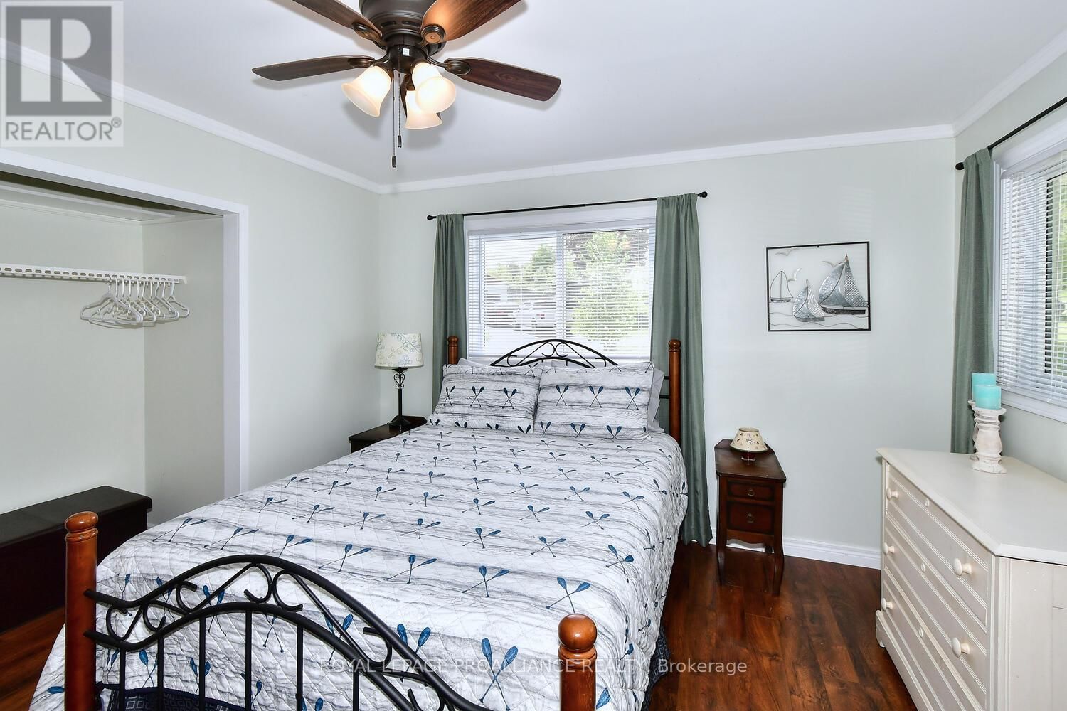 64 LANGS ROAD Image 19