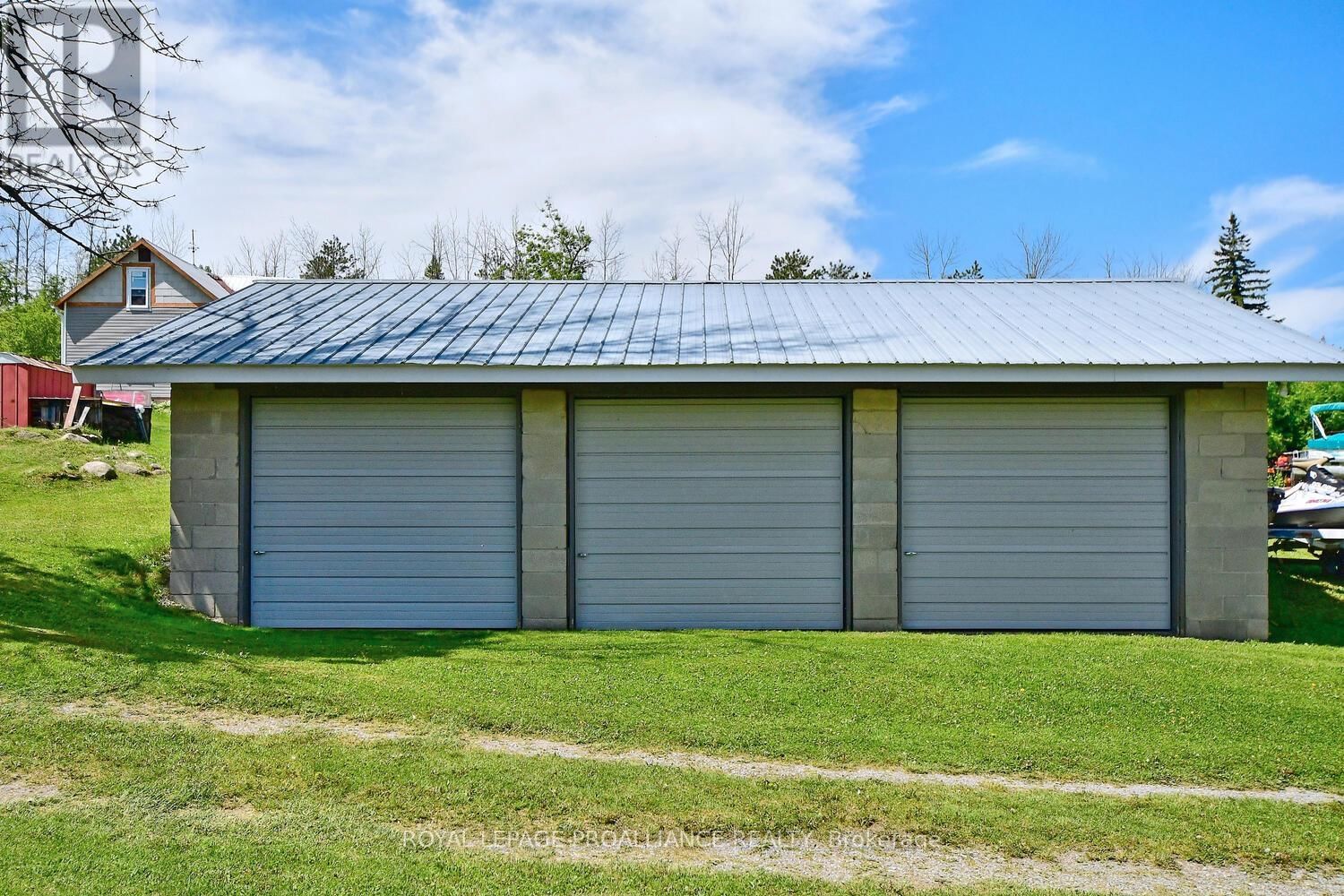 64 LANGS ROAD Image 31