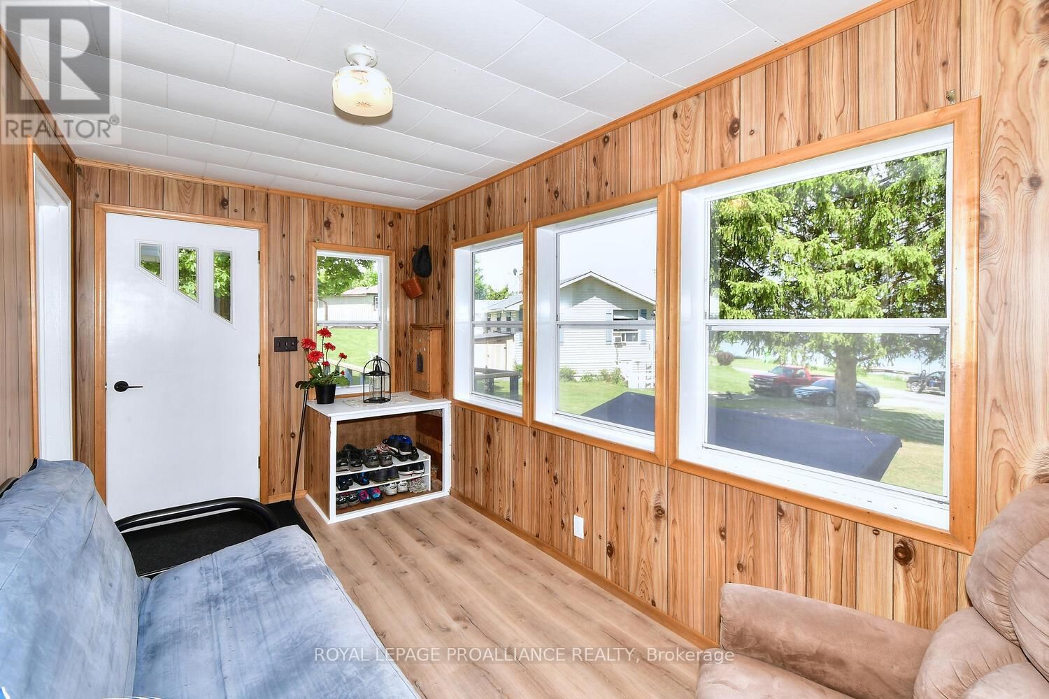 64 LANGS ROAD Image 9