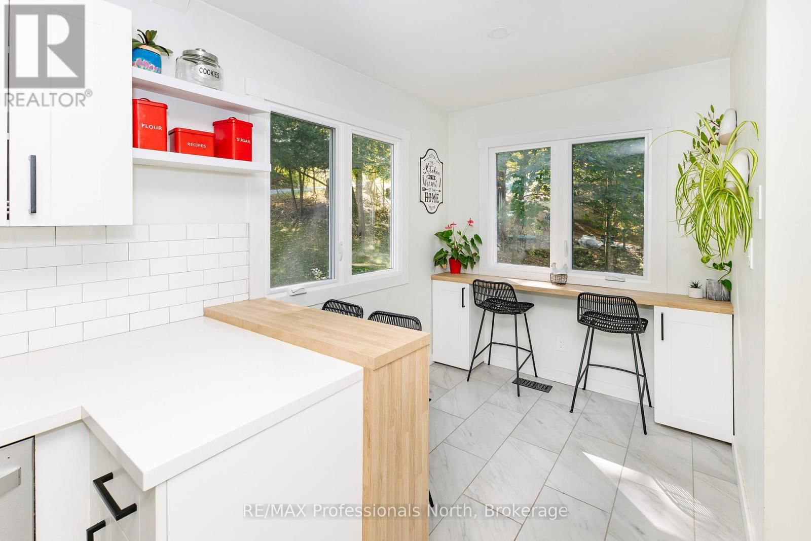 560 MOUNTAIN STREET Image 11
