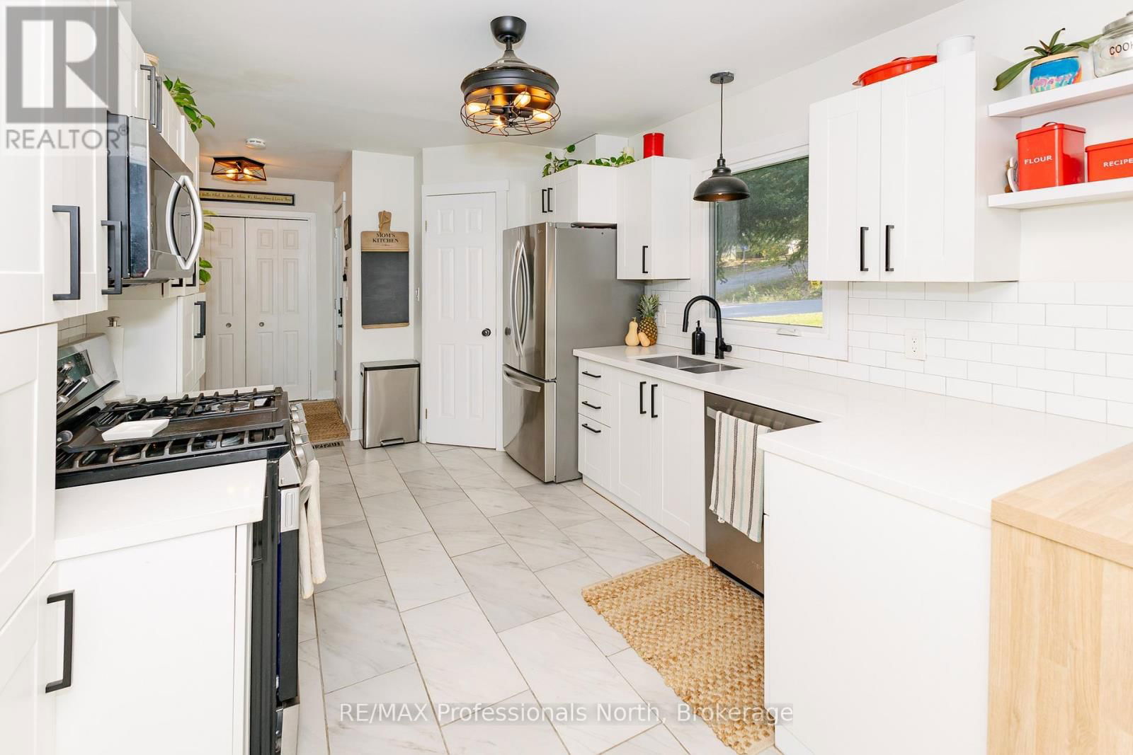 560 MOUNTAIN STREET Image 13