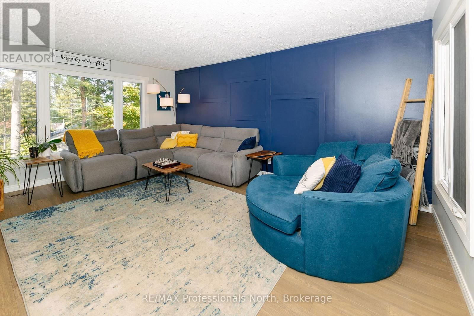 560 MOUNTAIN STREET Image 18