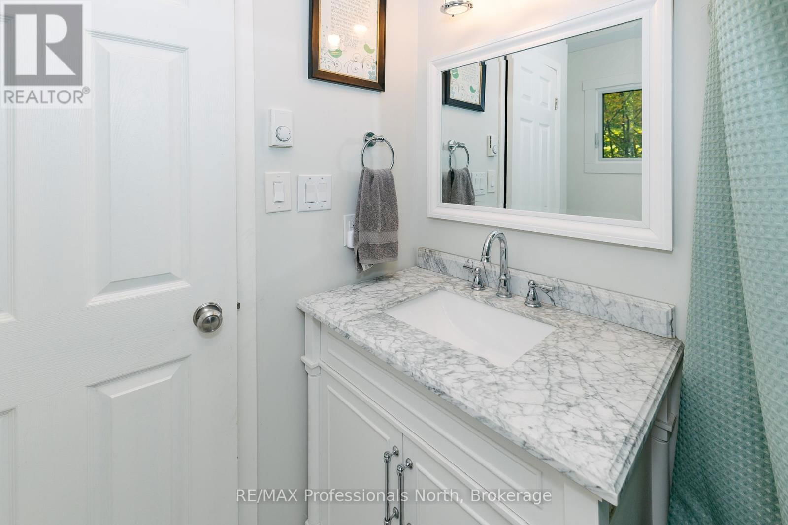 560 MOUNTAIN STREET Image 24