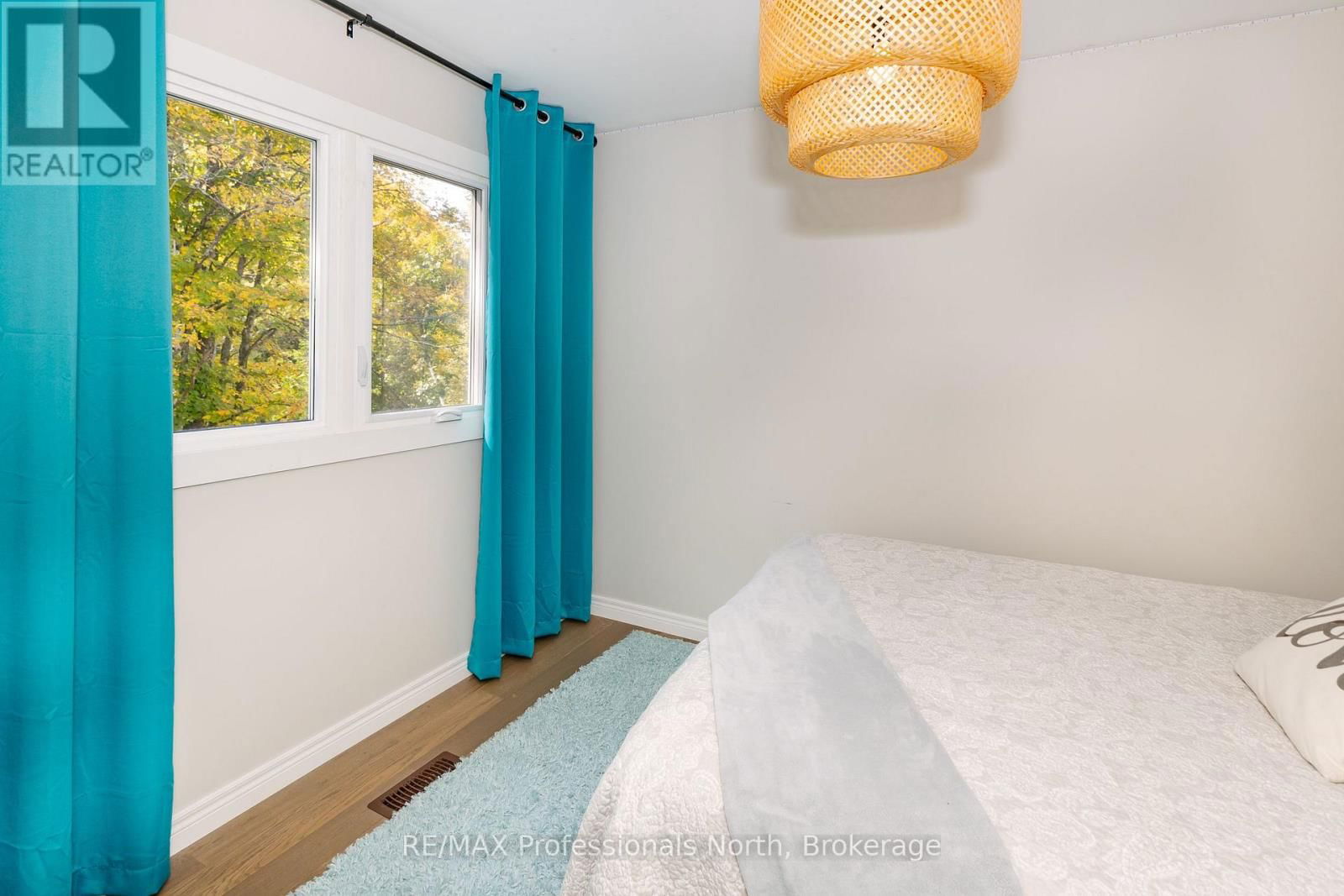 560 MOUNTAIN STREET Image 25