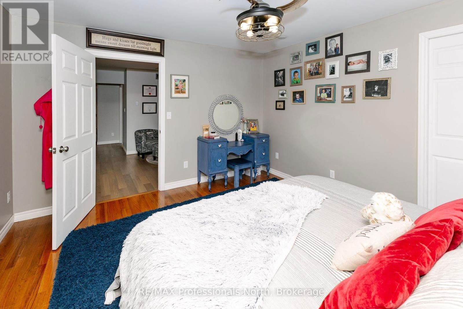 560 MOUNTAIN STREET Image 30