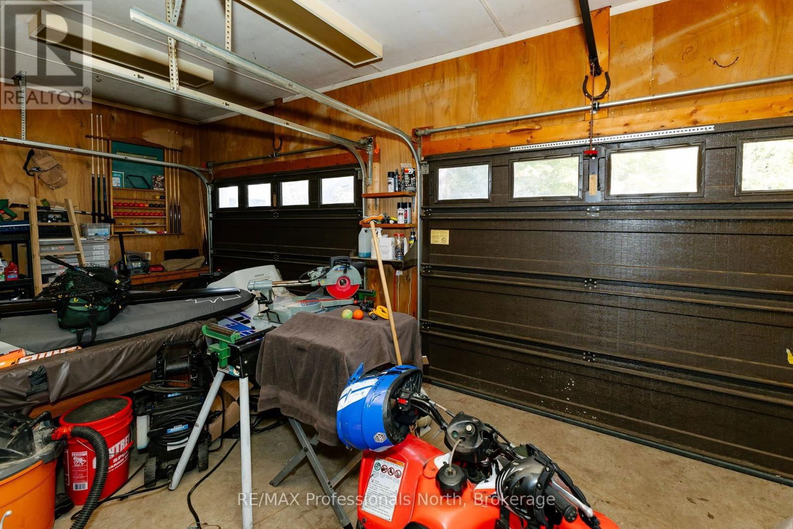 560 MOUNTAIN STREET Image 41