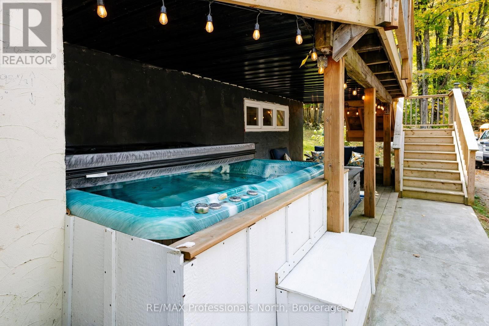 560 MOUNTAIN STREET Image 42