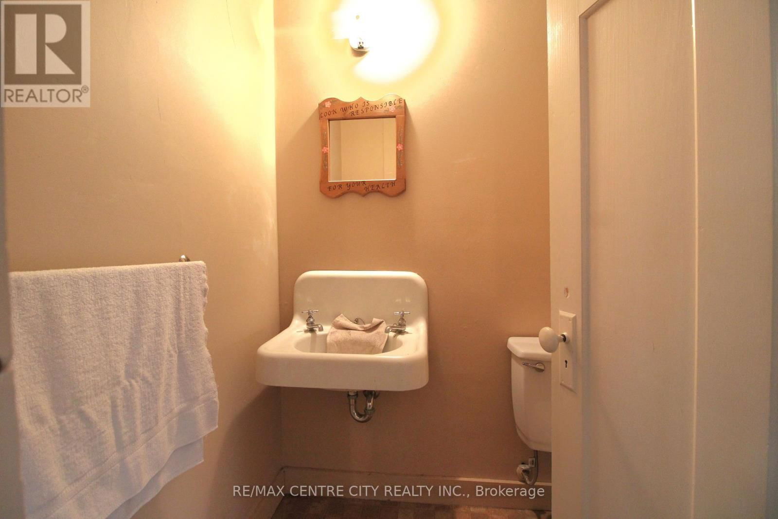 12 CHESTER STREET Image 16