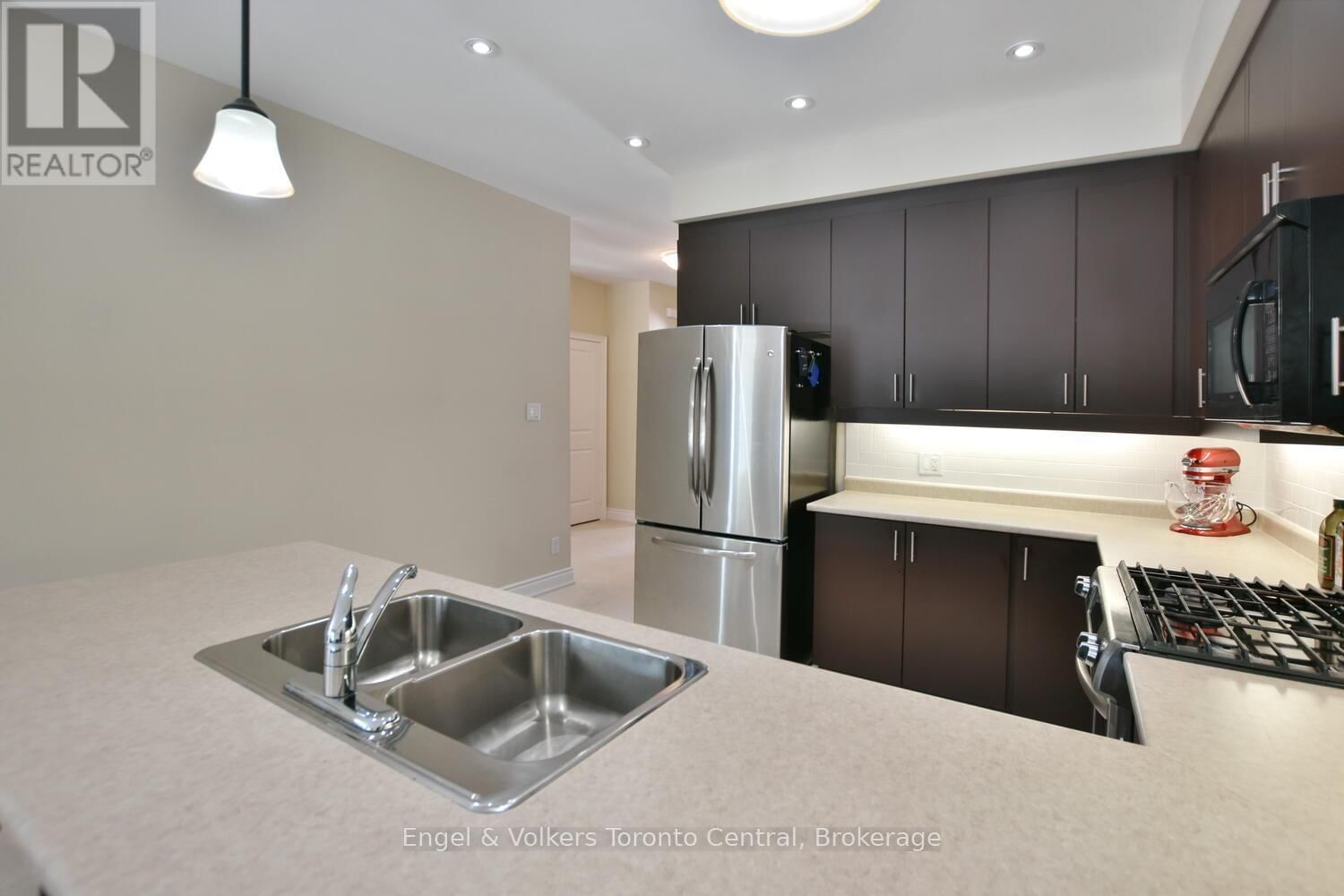 47 MEADOWBROOK LANE Image 12