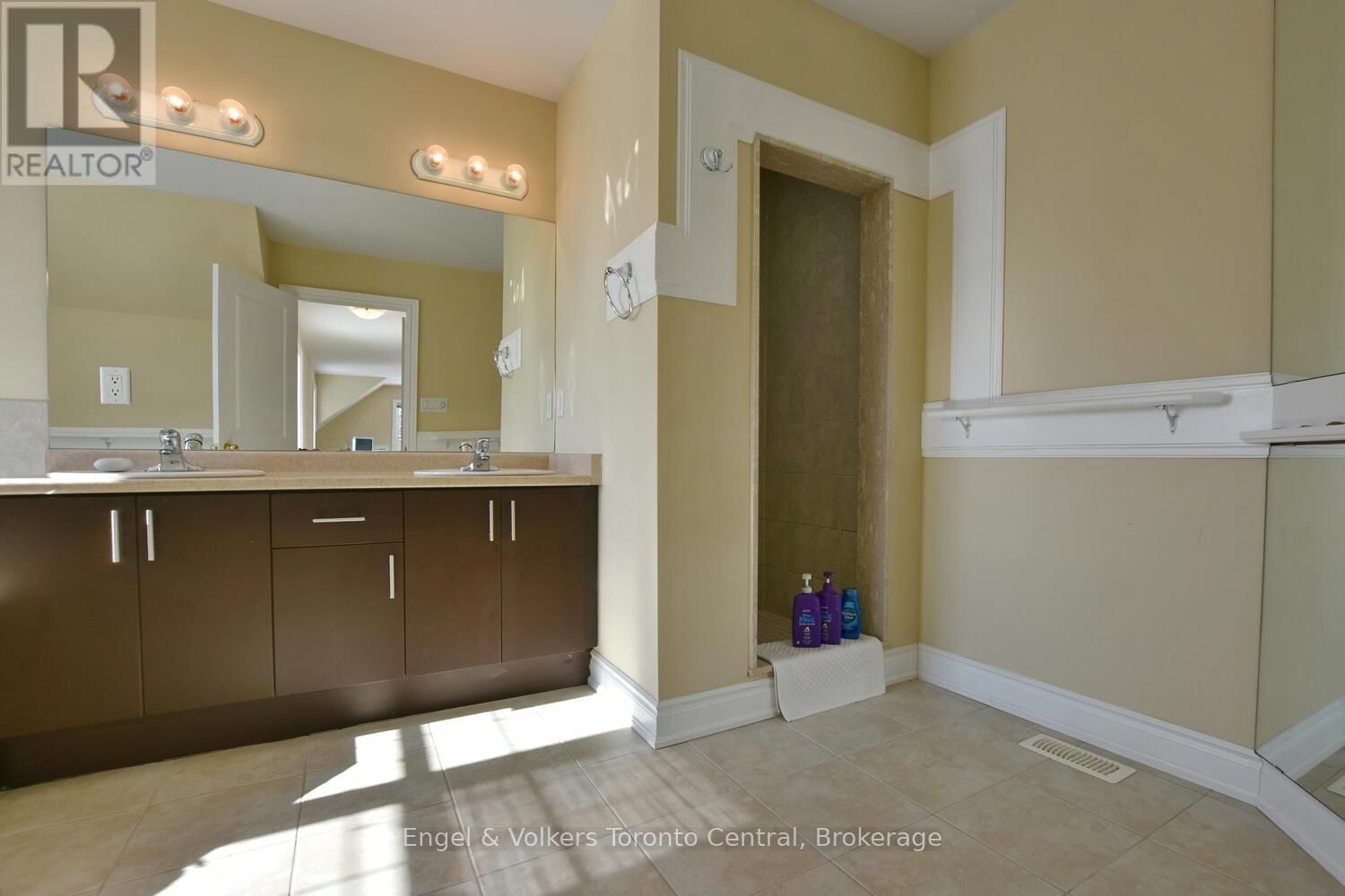 47 MEADOWBROOK LANE Image 20
