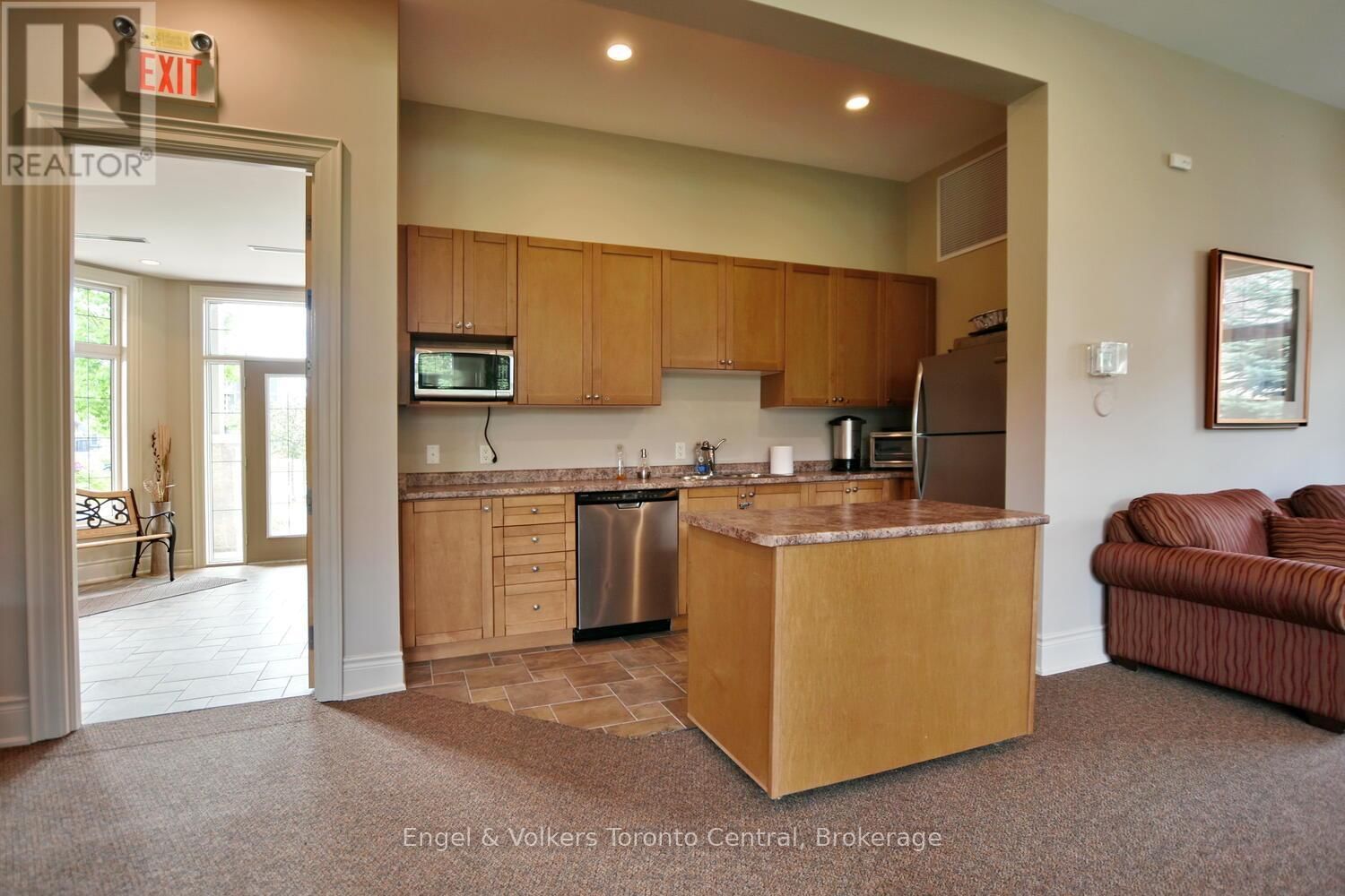 47 MEADOWBROOK LANE Image 30