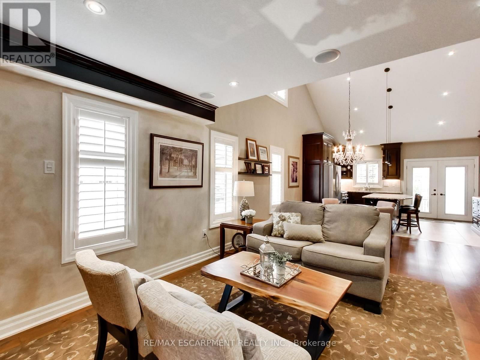 89 TOULON AVENUE Image 10