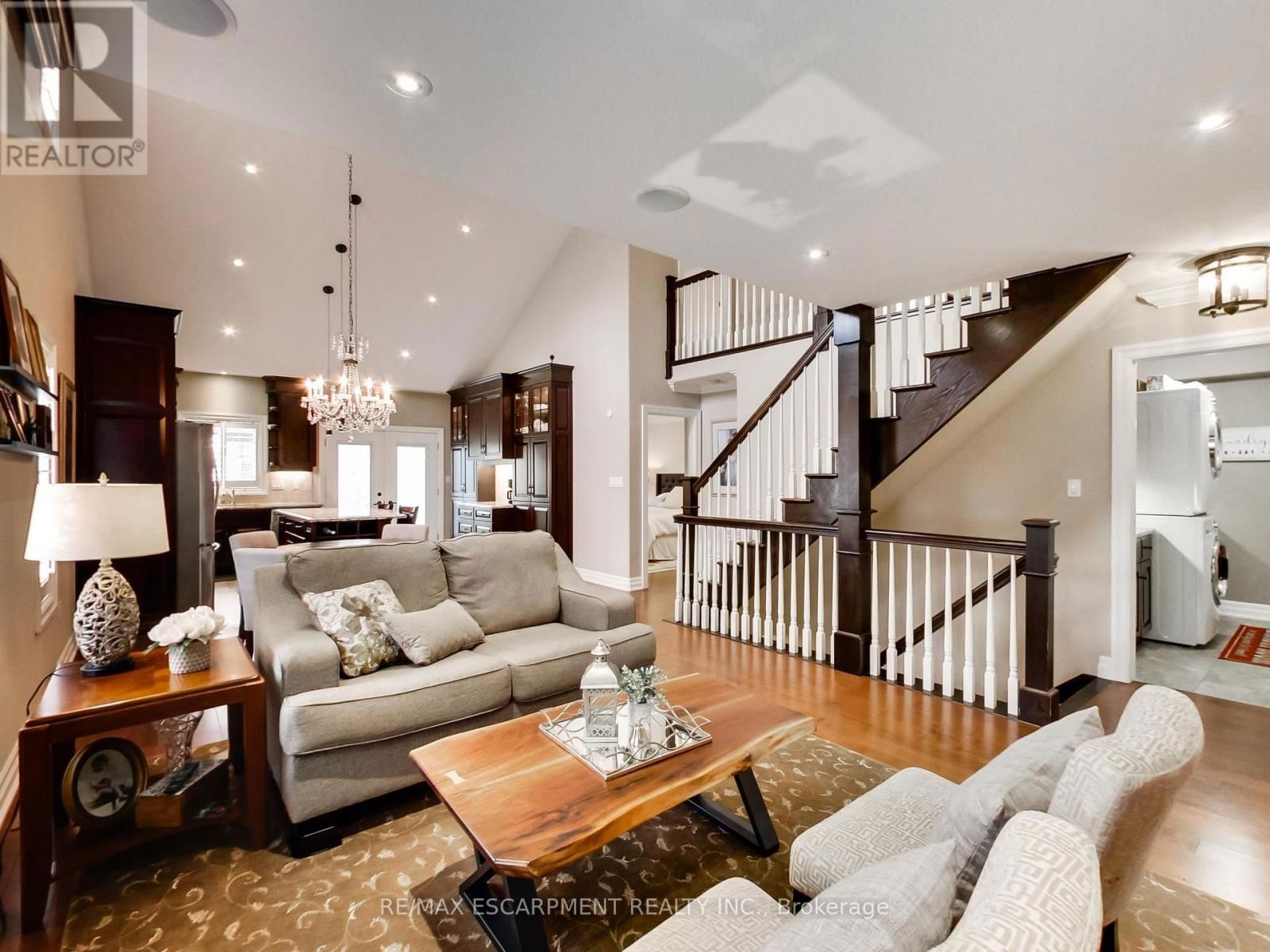 89 TOULON AVENUE Image 11