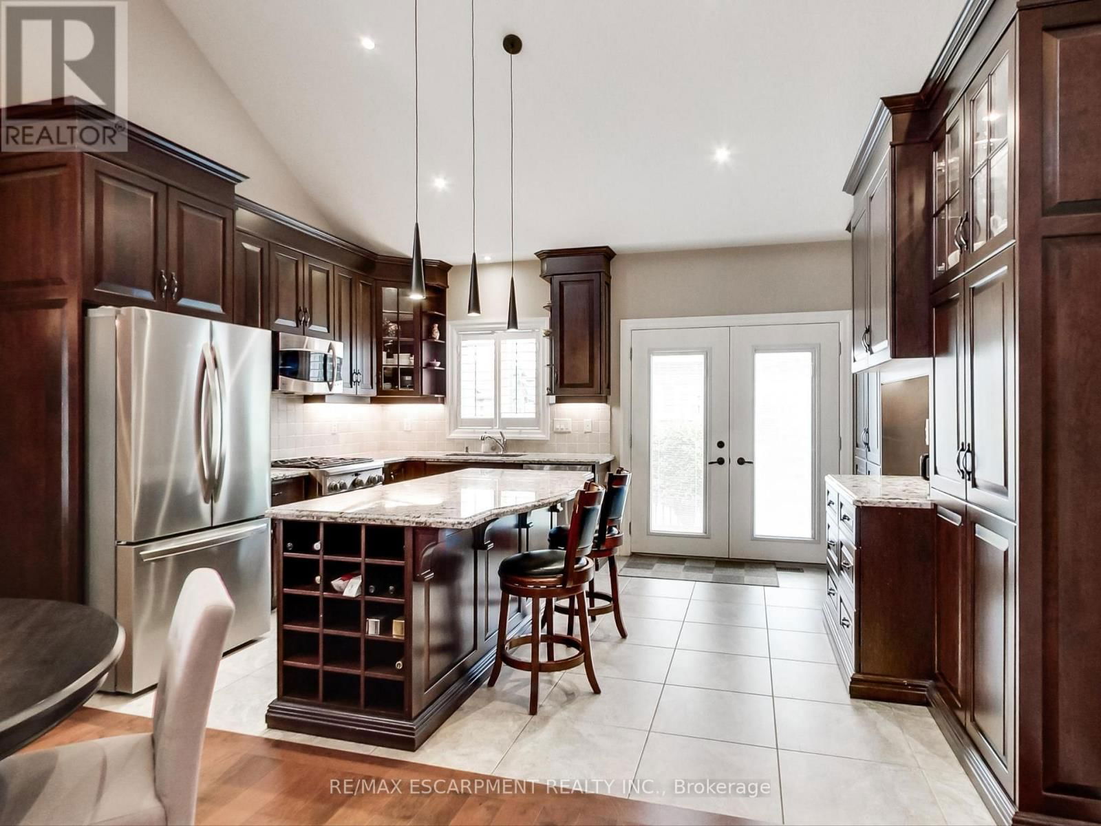 89 TOULON AVENUE Image 16