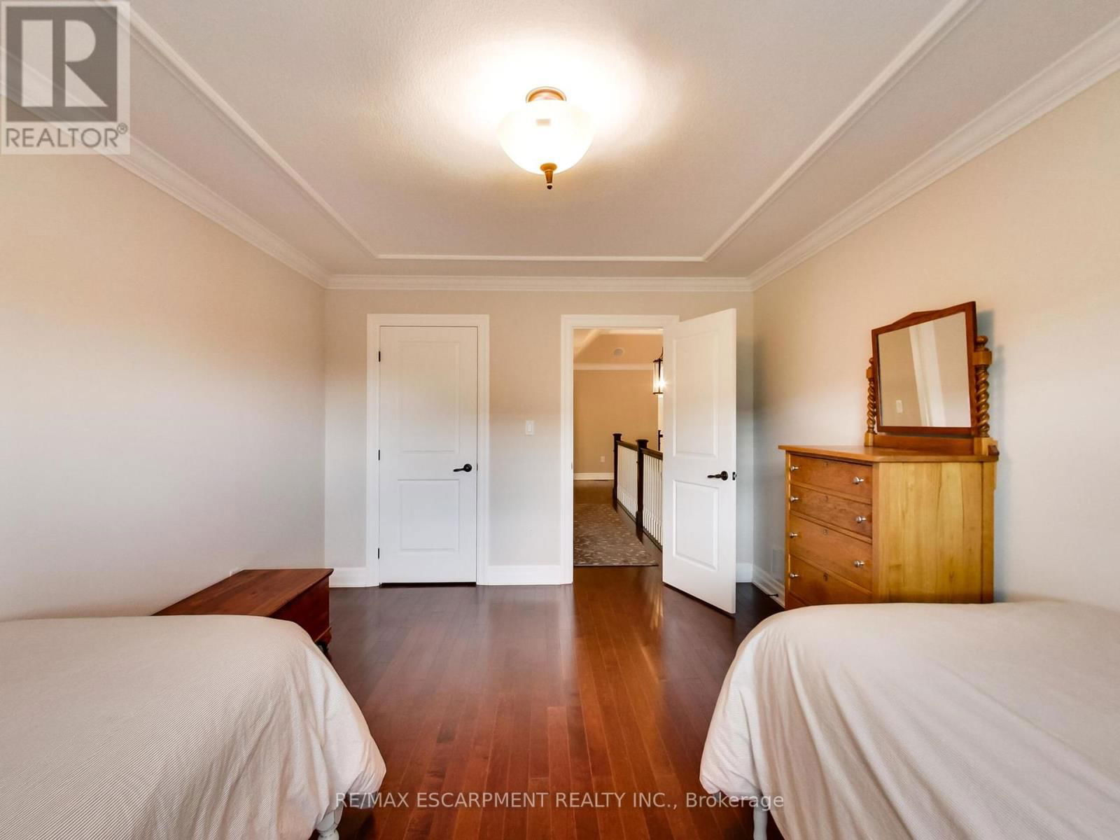89 TOULON AVENUE Image 33