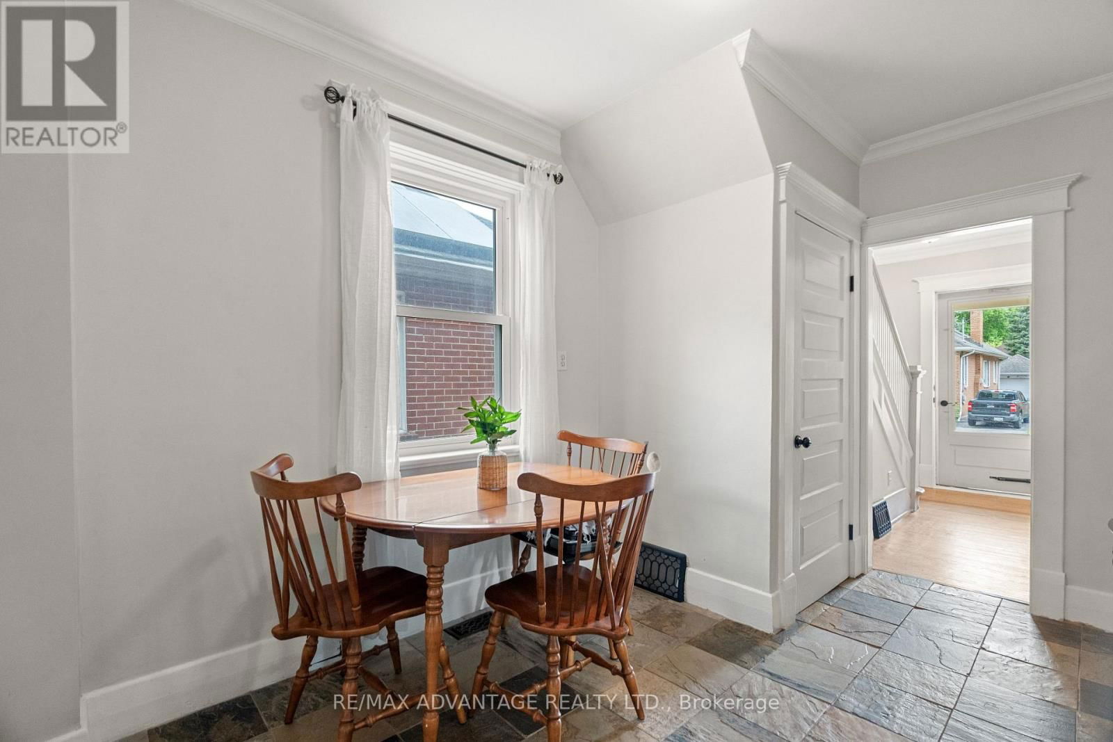 52 BEATTIE AVENUE Image 14