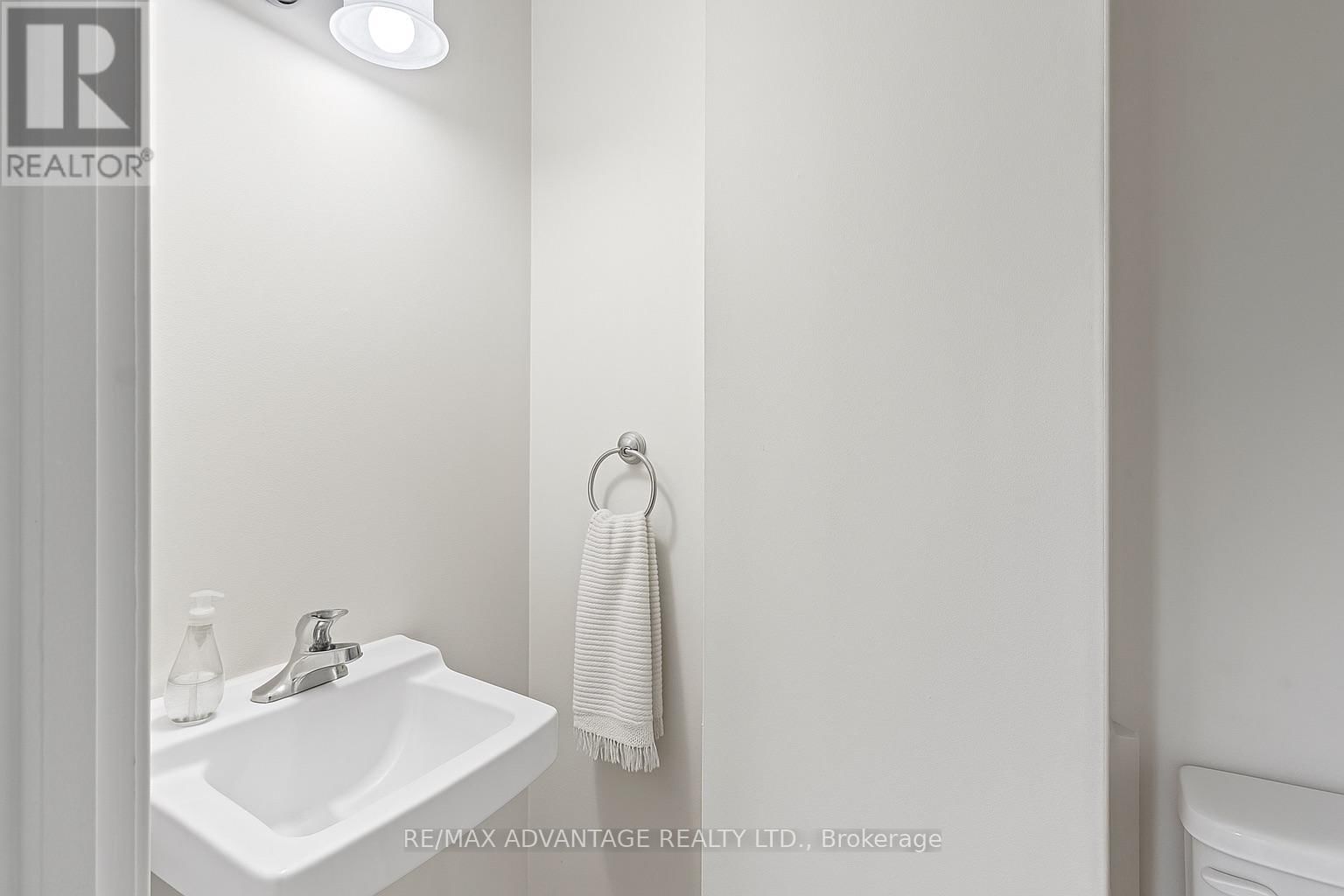 52 BEATTIE AVENUE Image 17
