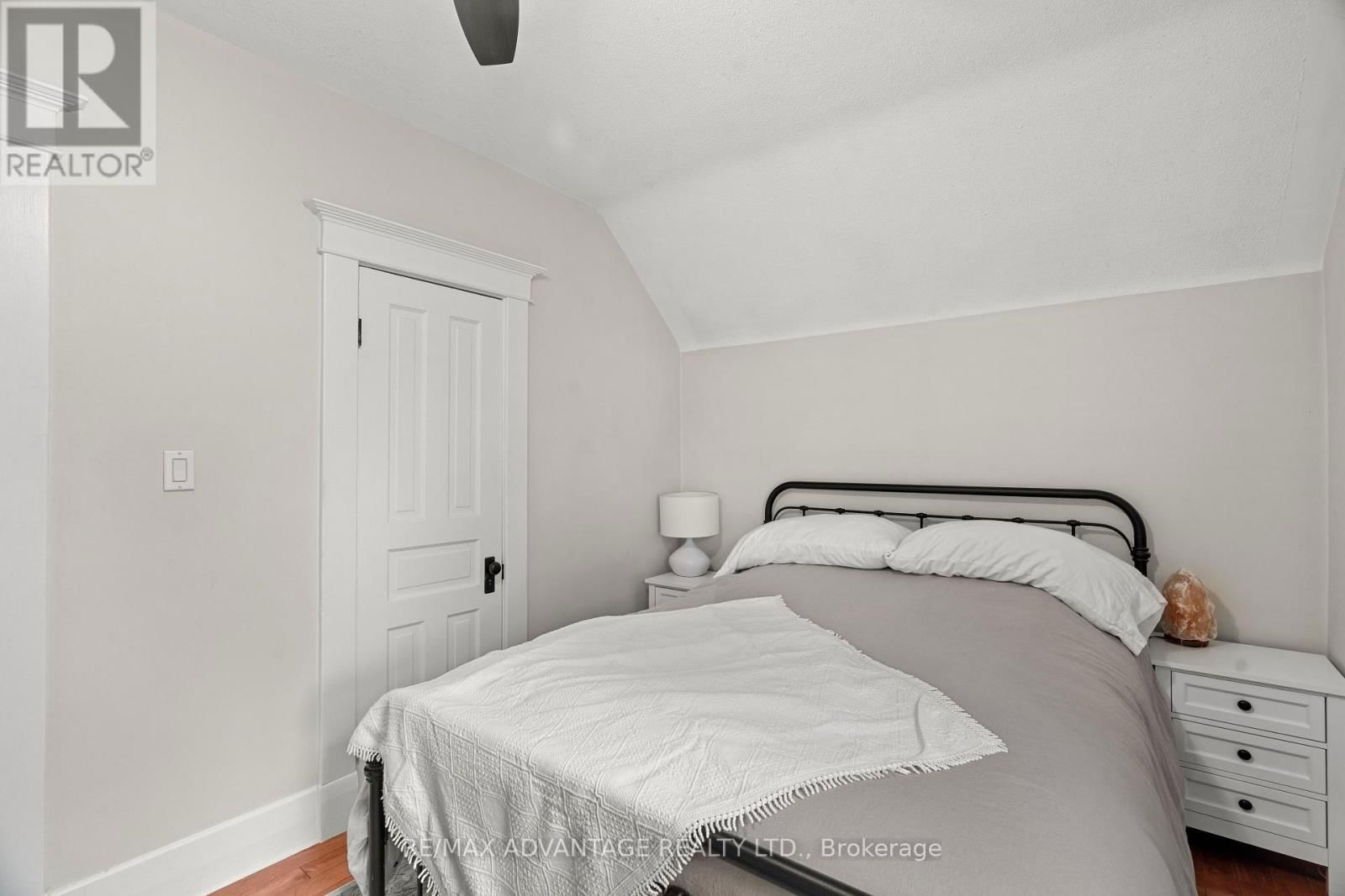 52 BEATTIE AVENUE Image 21