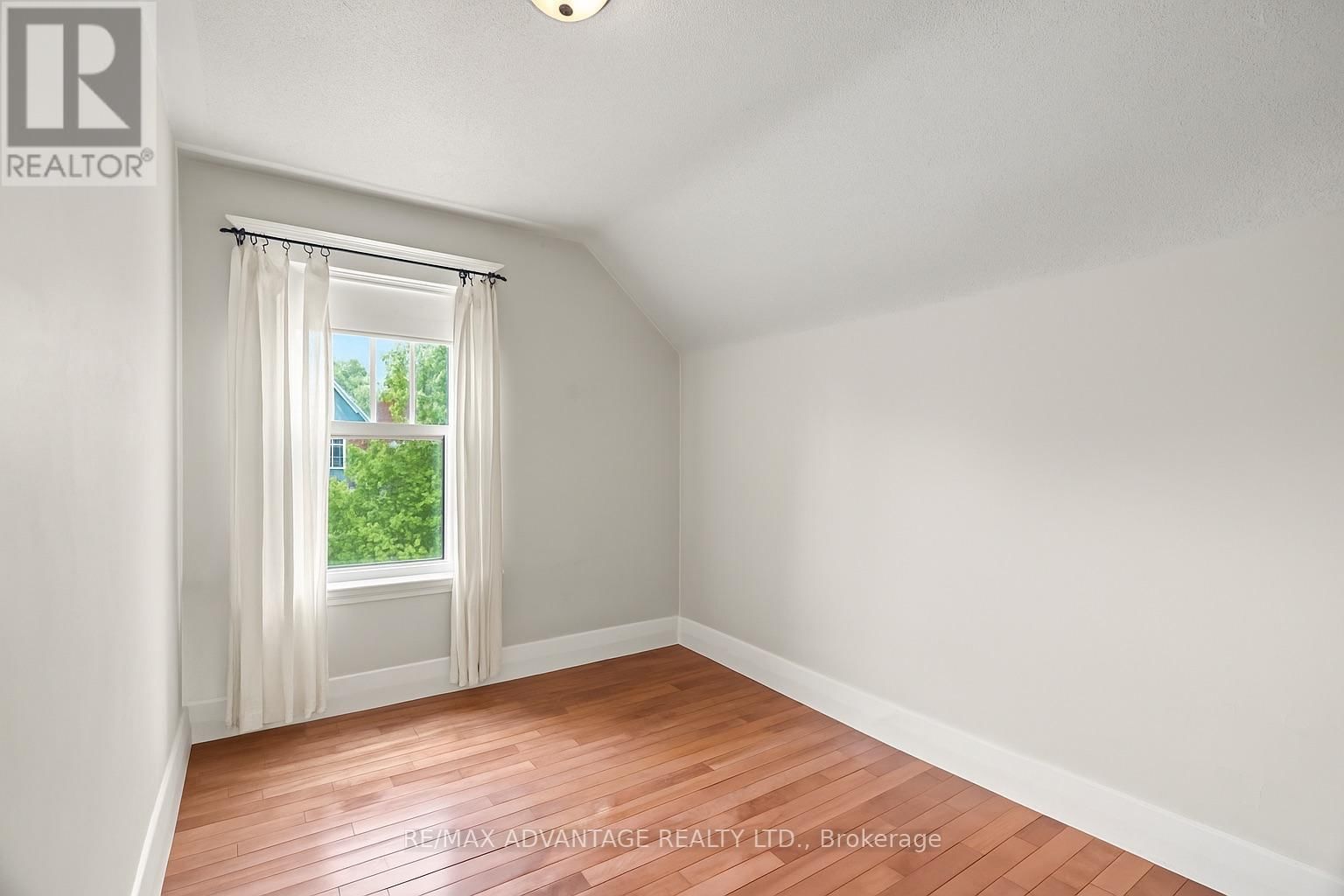 52 BEATTIE AVENUE Image 24