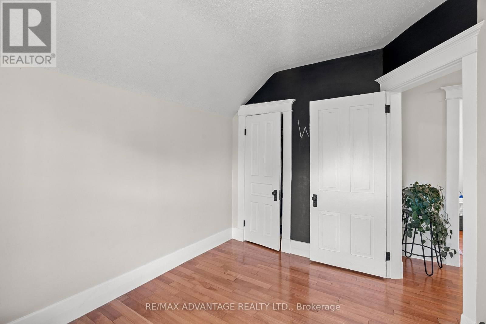 52 BEATTIE AVENUE Image 25