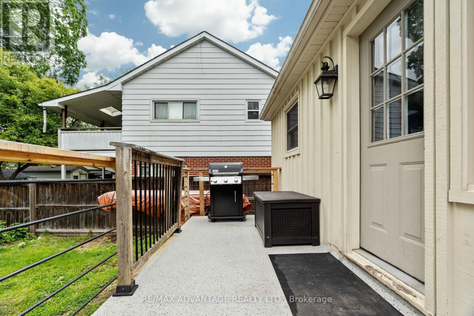 52 BEATTIE AVENUE Image 32