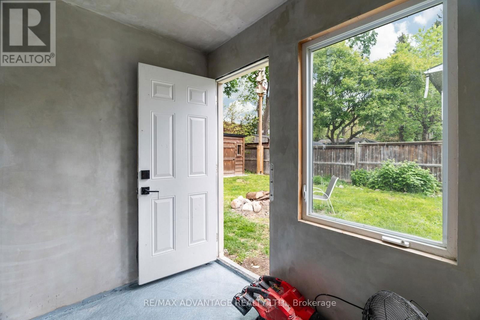 52 BEATTIE AVENUE Image 42