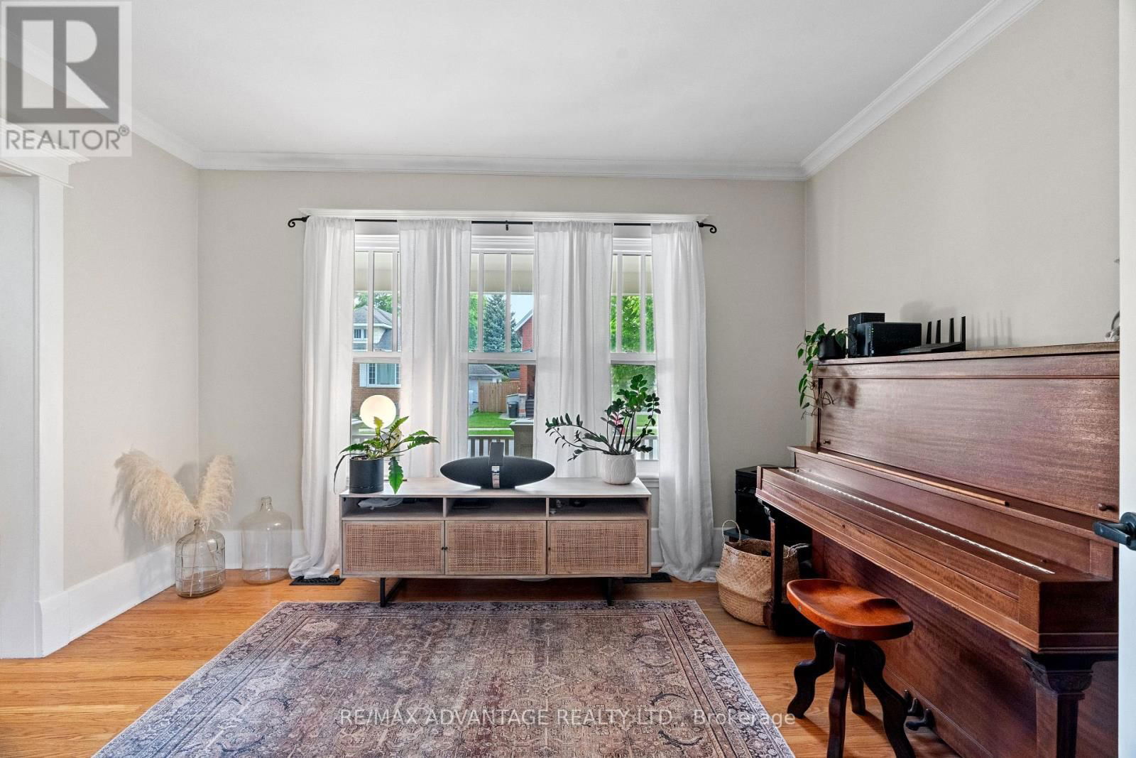 52 BEATTIE AVENUE Image 8
