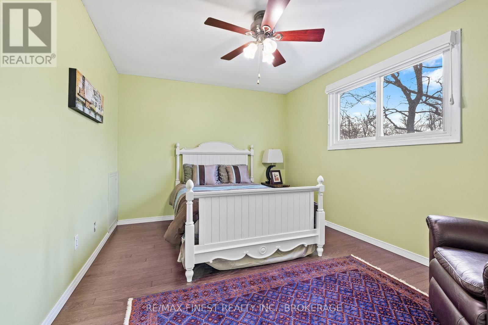 24 - 4427 BATH ROAD Image 18