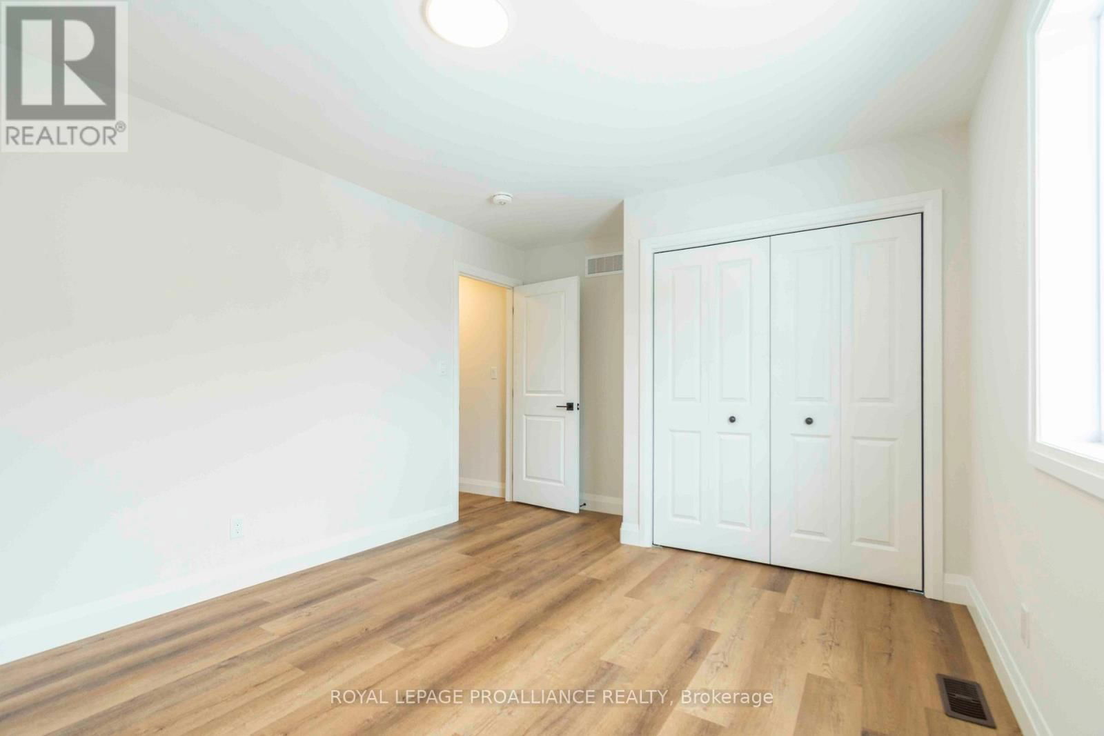 70 STIRLING CRESCENT Image 13