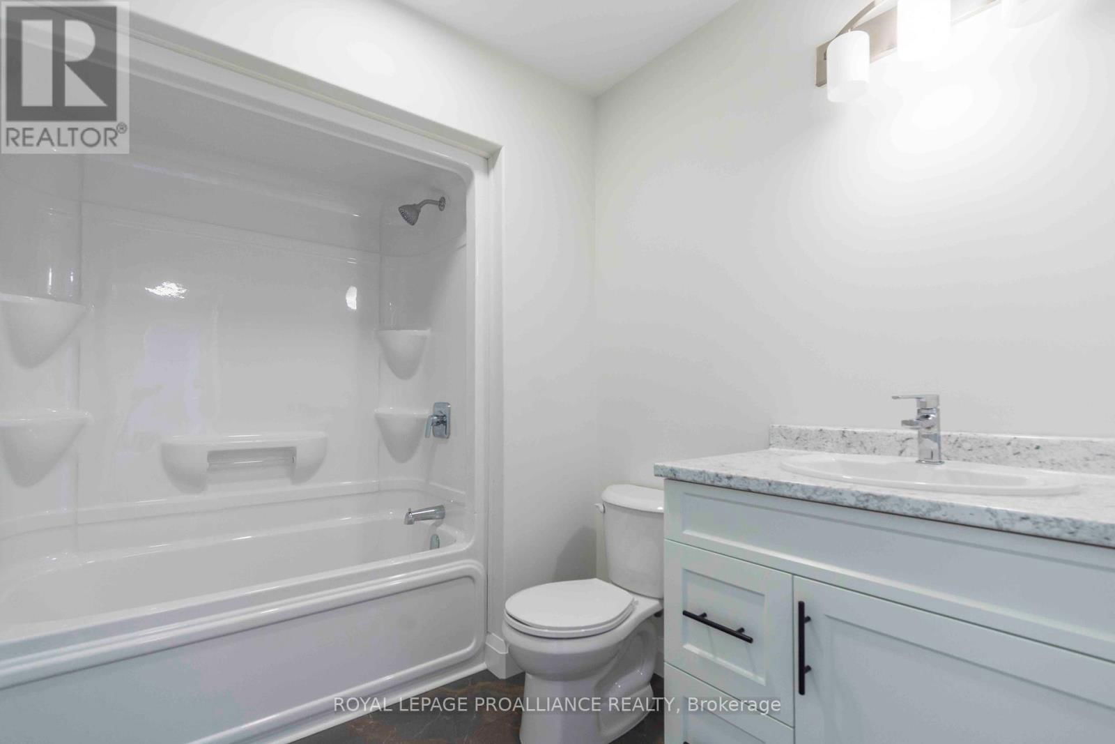 70 STIRLING CRESCENT Image 16