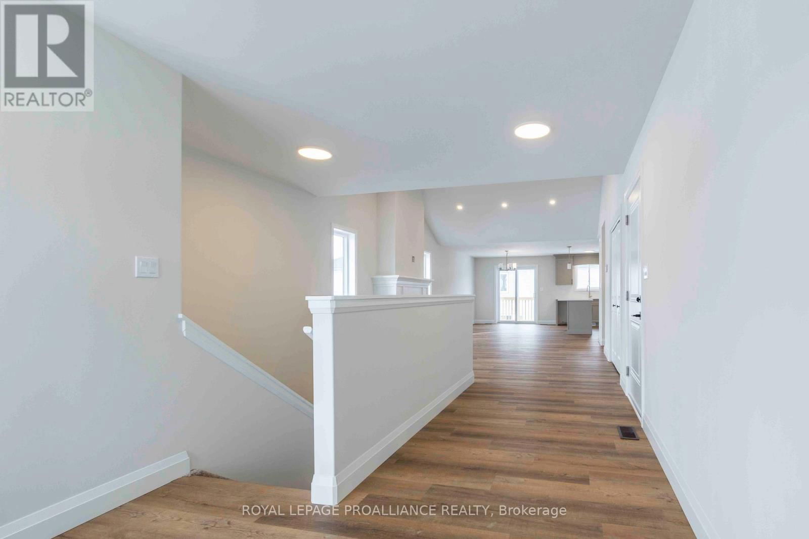 70 STIRLING CRESCENT Image 3