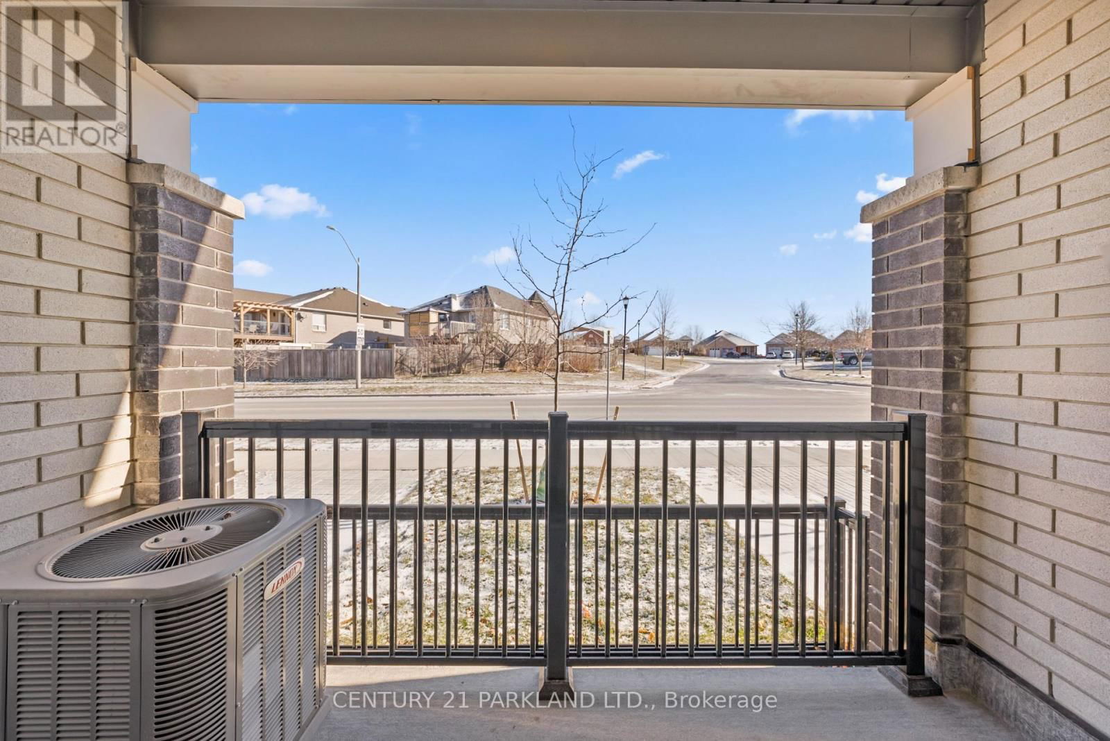 1602 - 160 DENSMORE ROAD Image 23