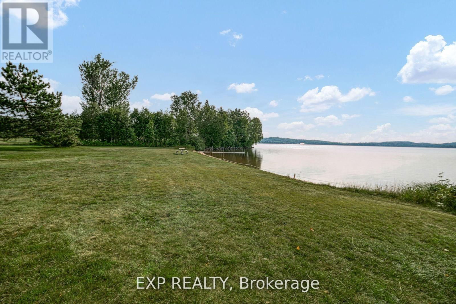 725 LOCHHEAD DRIVE Image 24