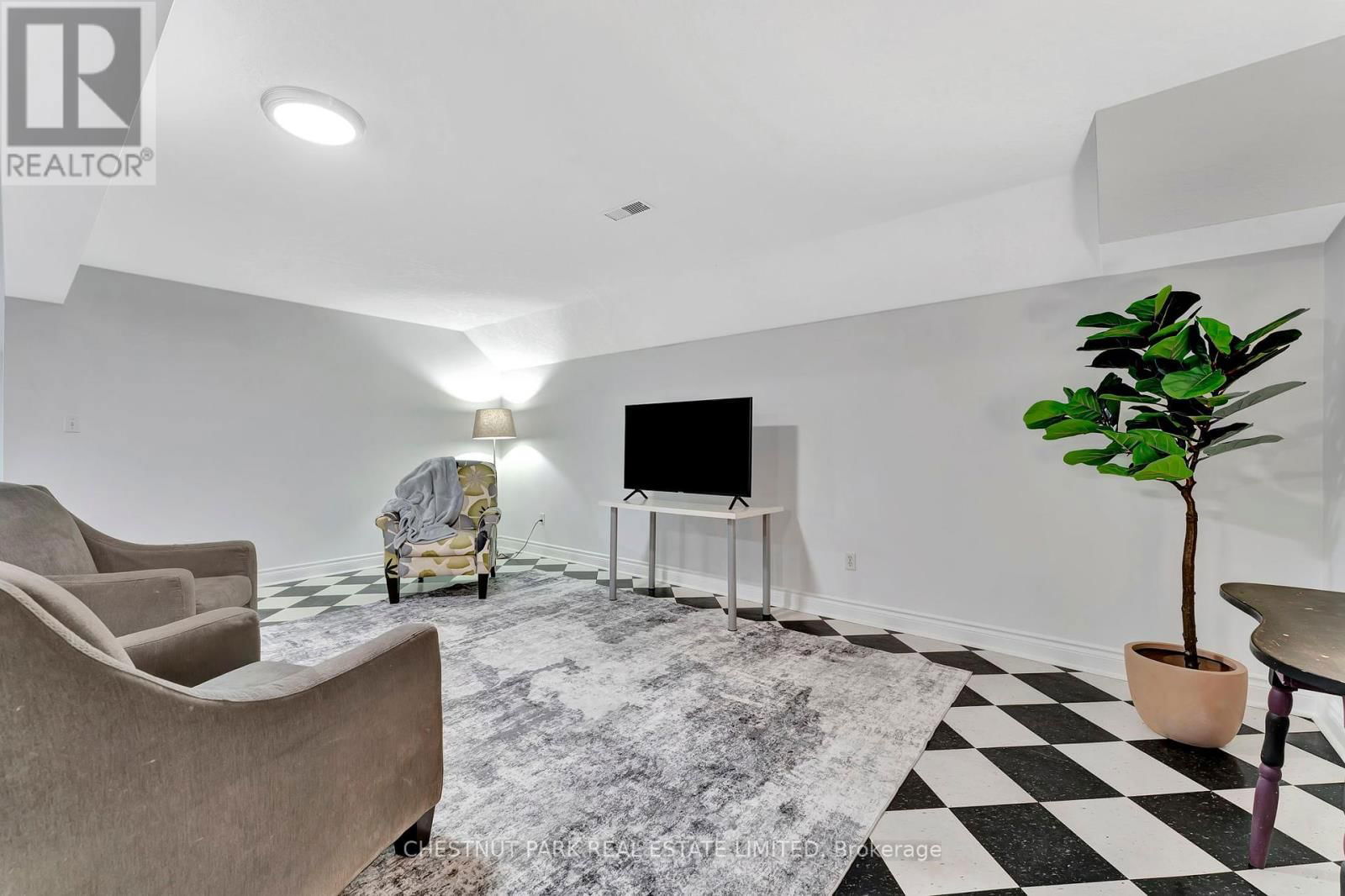 6511 CROWSFOOT ROAD Image 42