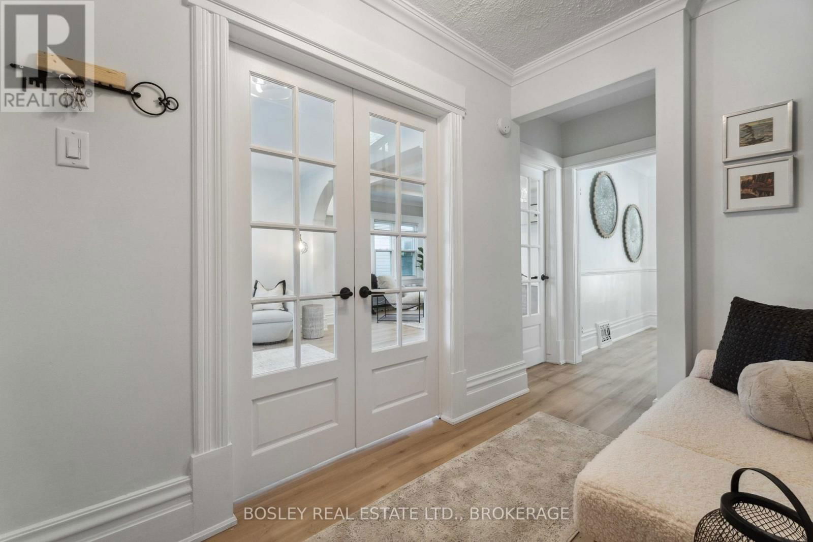 11 GERRARD STREET Image 12